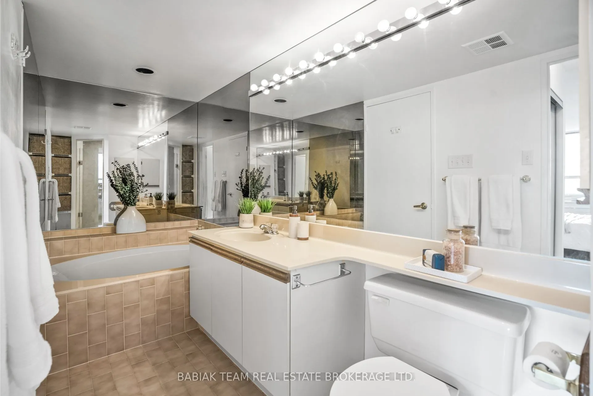 1300 Islington Avenue, #1604