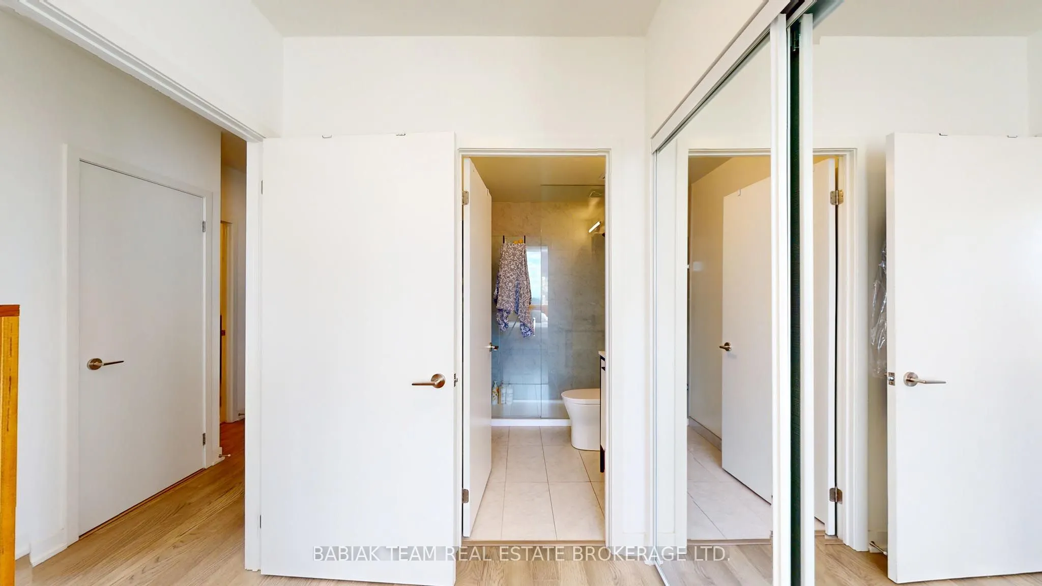 1808 St Clair Avenue W, #1009