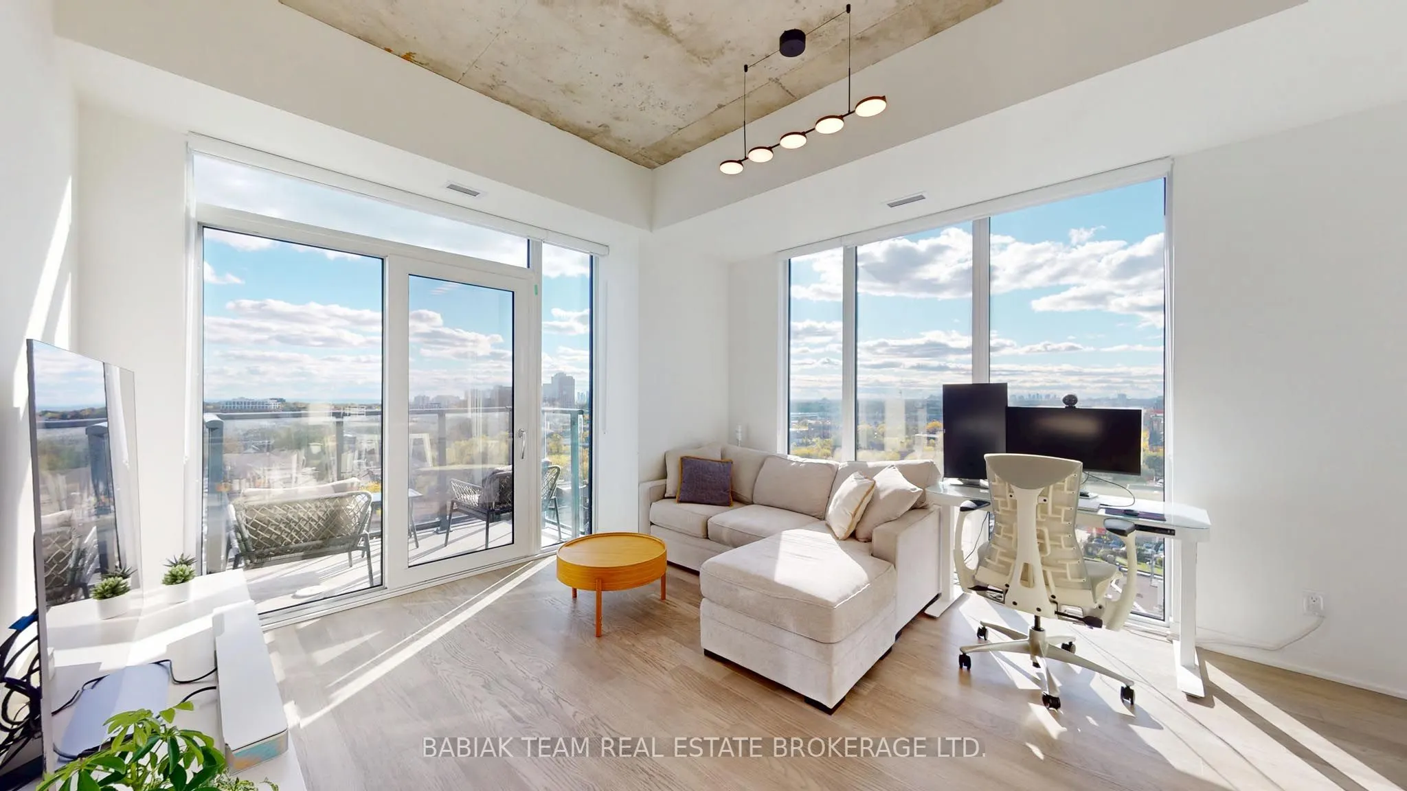 1808 St Clair Avenue W, #1009