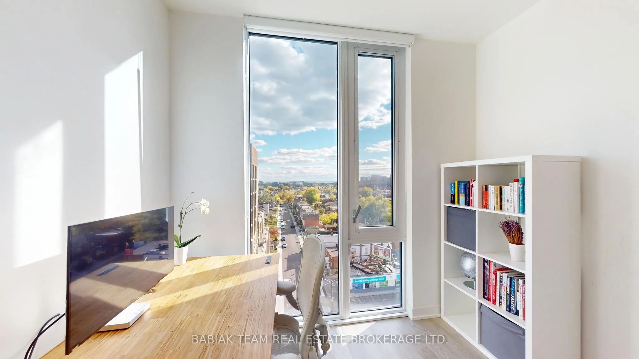 1808 St Clair Avenue W, #1009