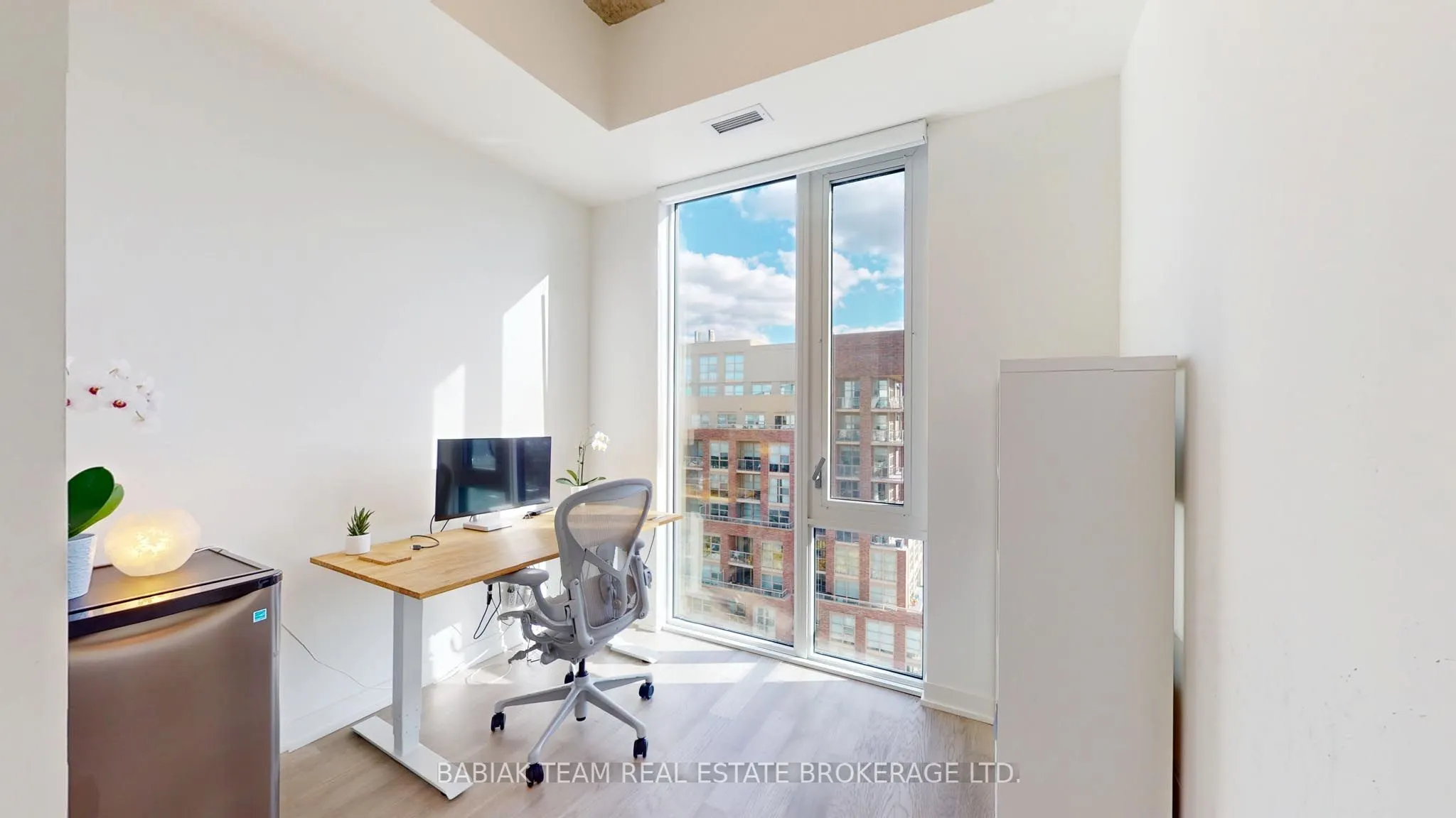 1808 St Clair Avenue W, #1009