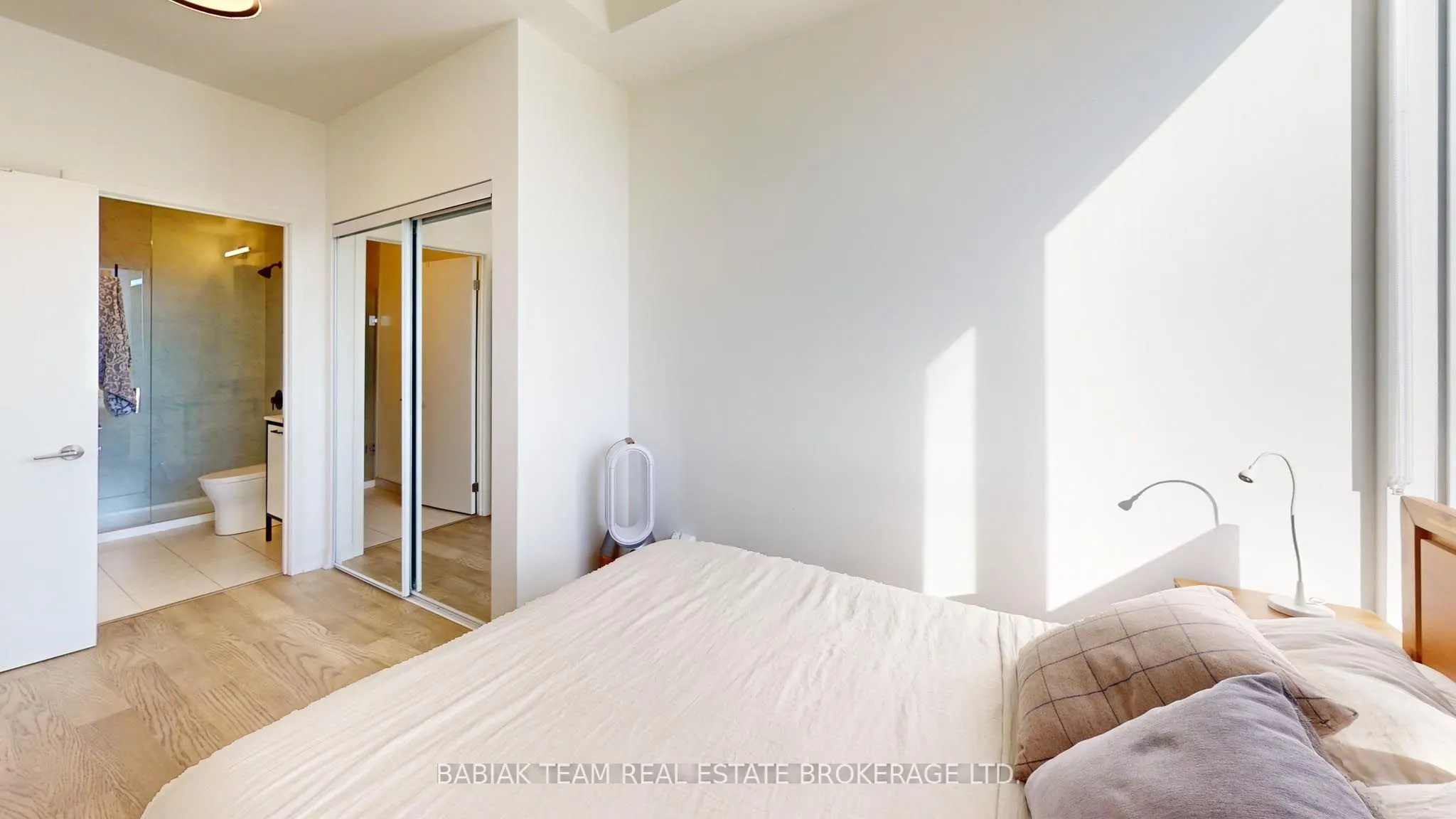 1808 St Clair Avenue W, #1009