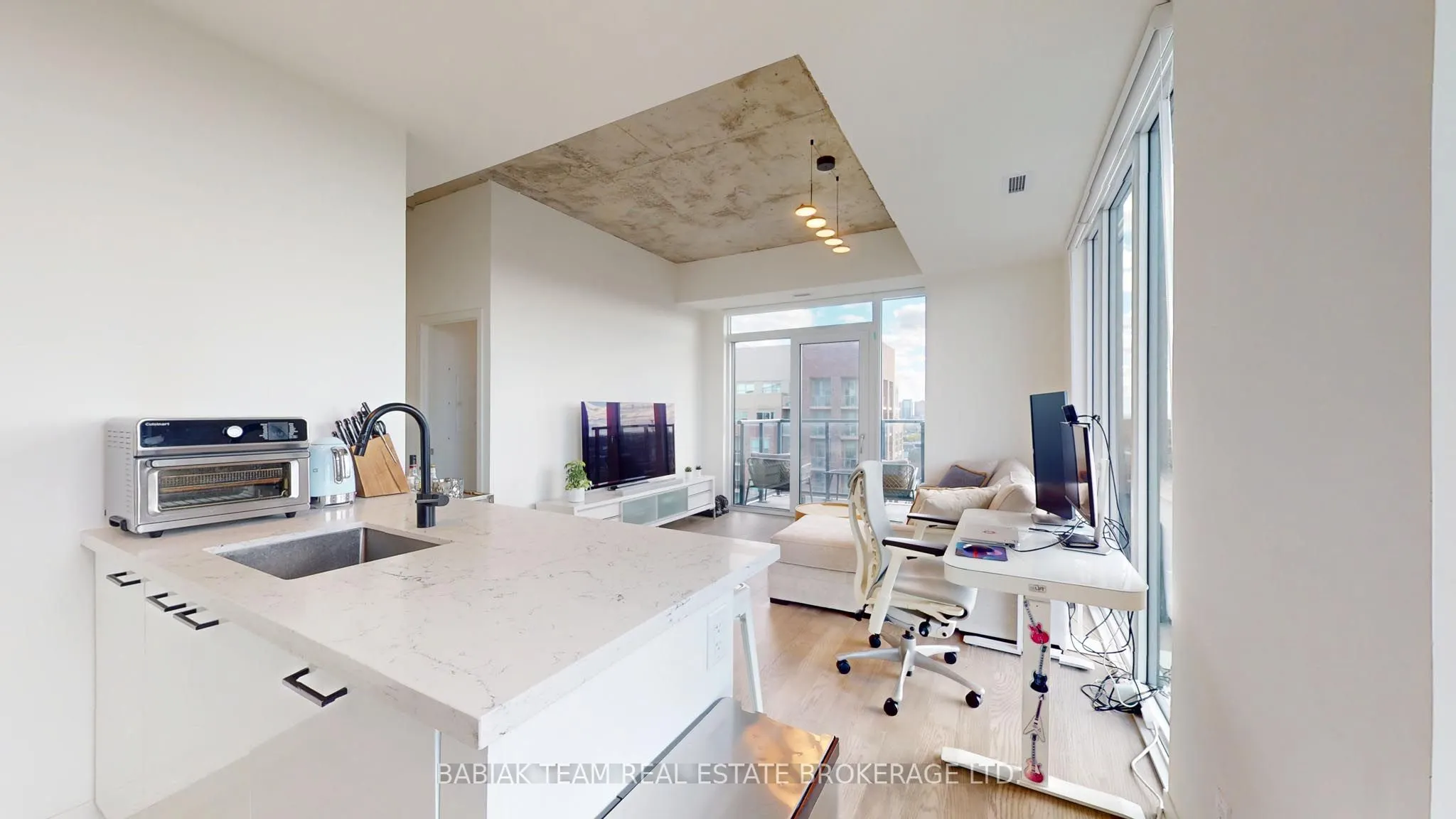 1808 St Clair Avenue W, #1009