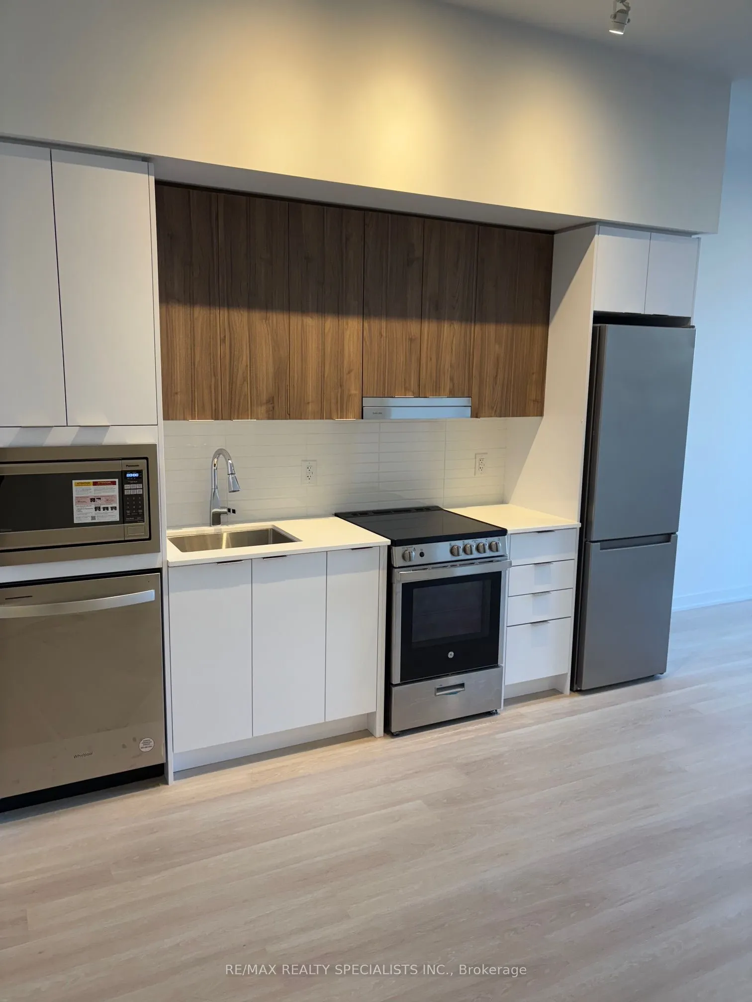 5105 Hurontario Street, #202