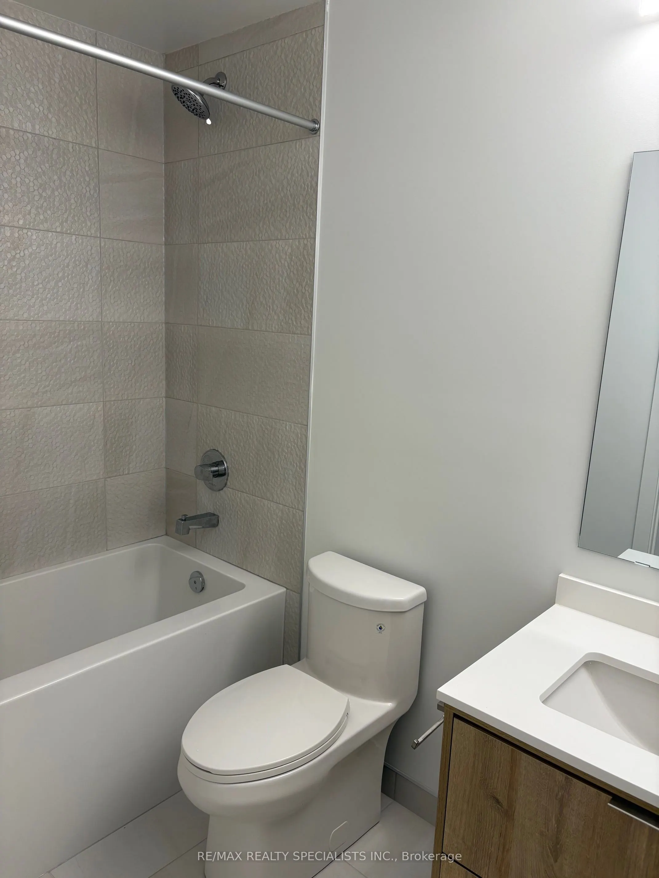 5105 Hurontario Street, #202