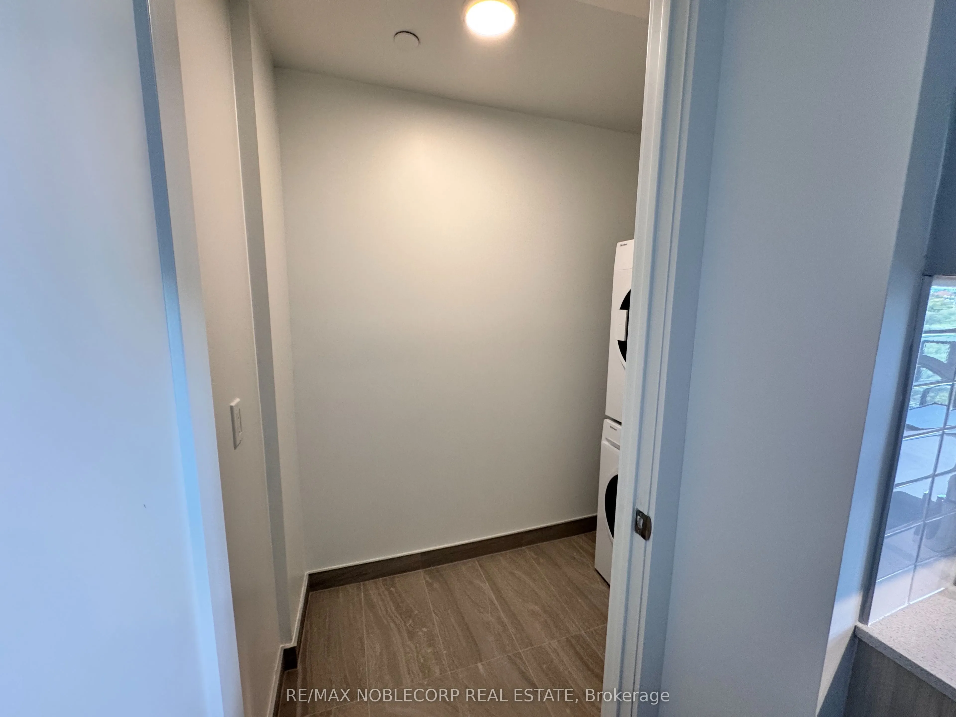 801 The Queens Way, #701