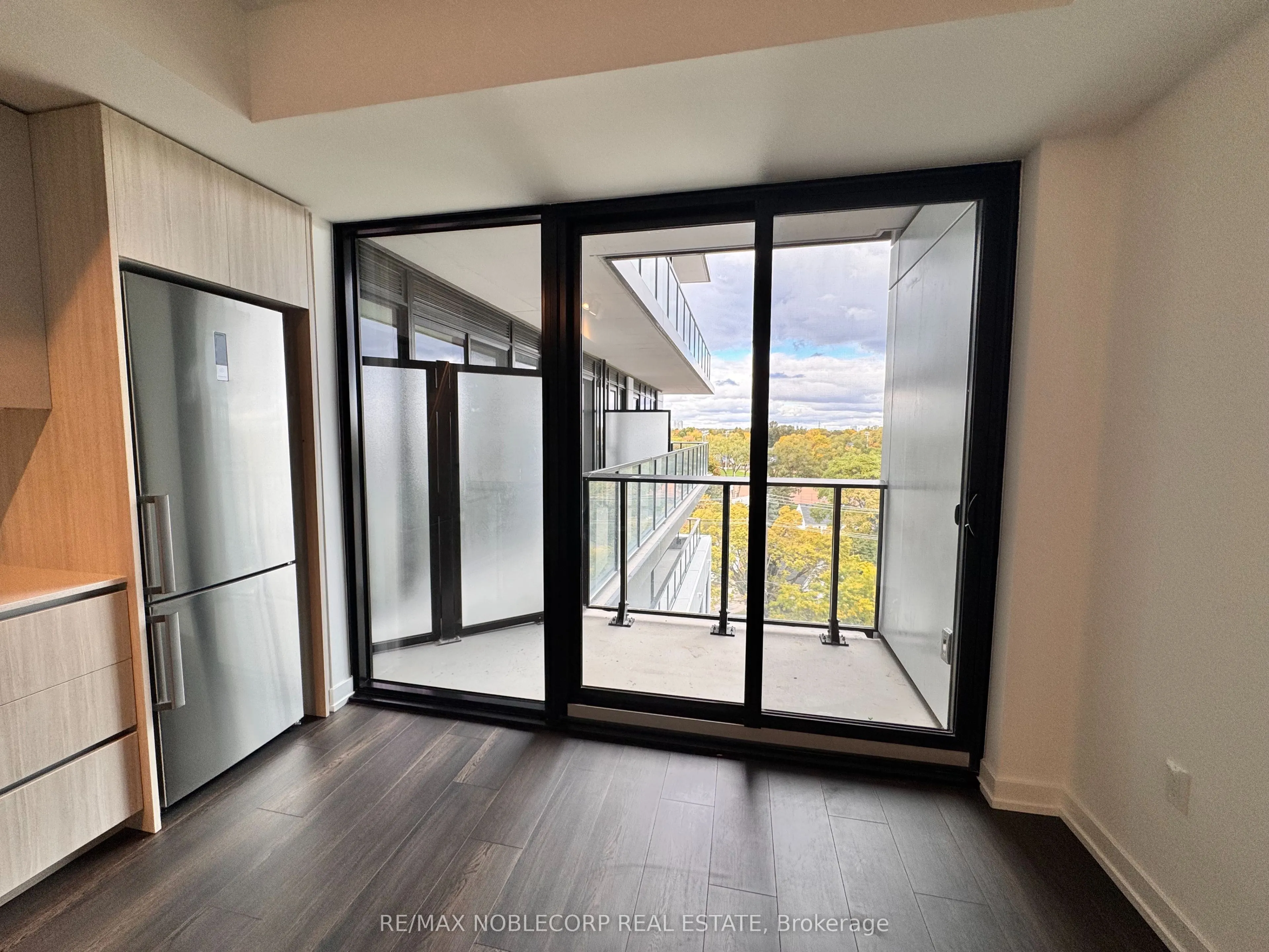 801 The Queens Way, #701