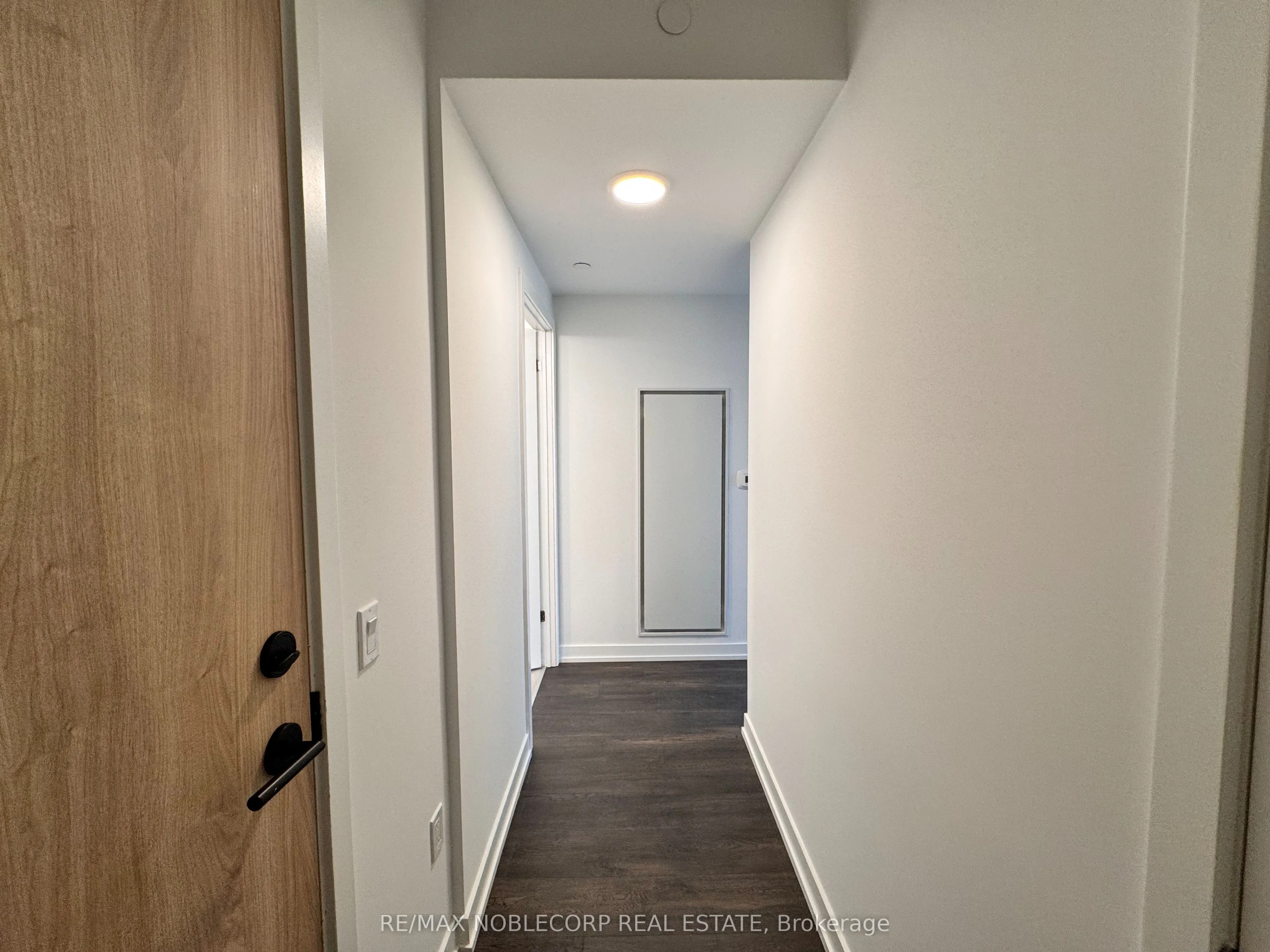 801 The Queens Way, #701