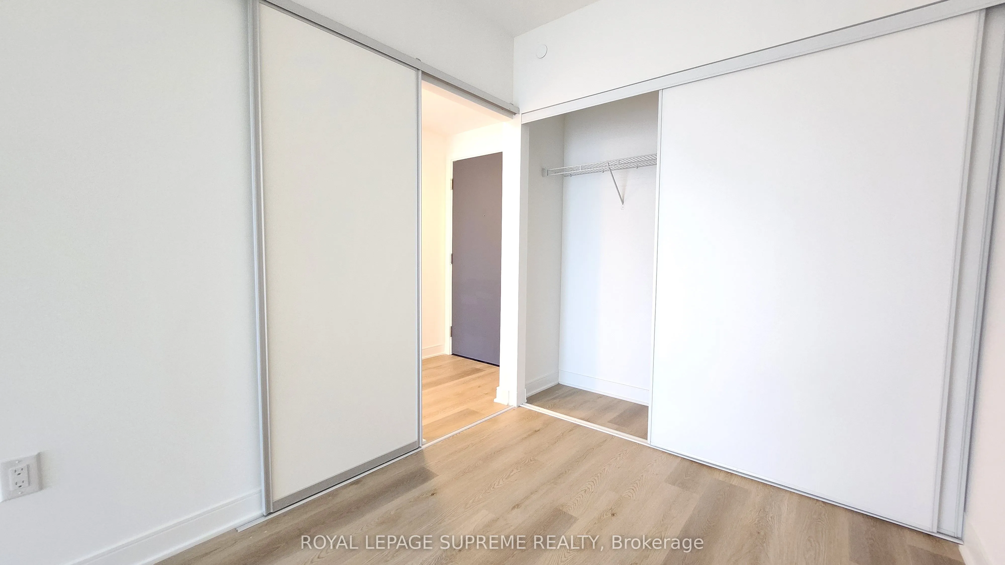 86 Dundas Street E, #424