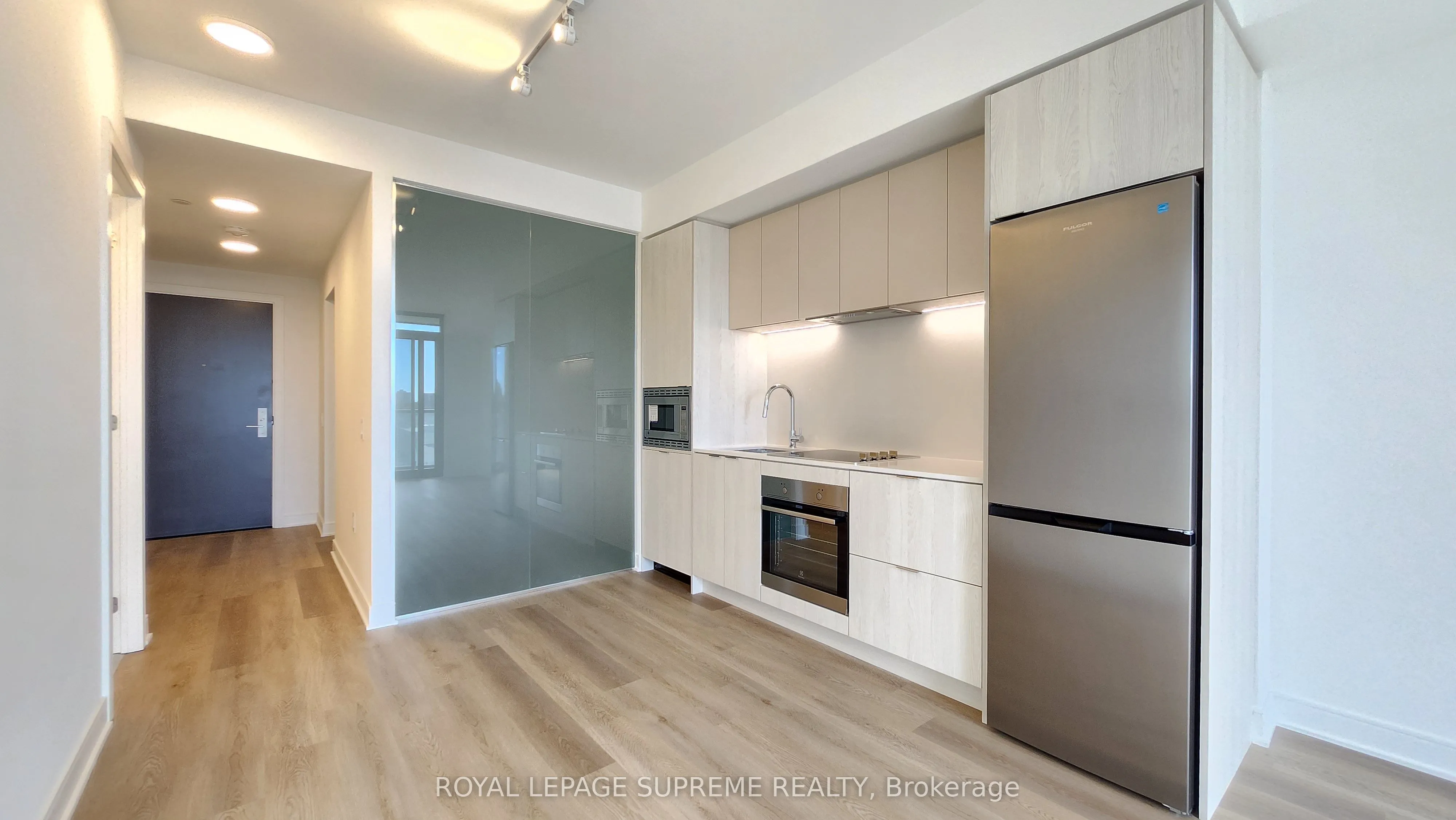 86 Dundas Street E, #424