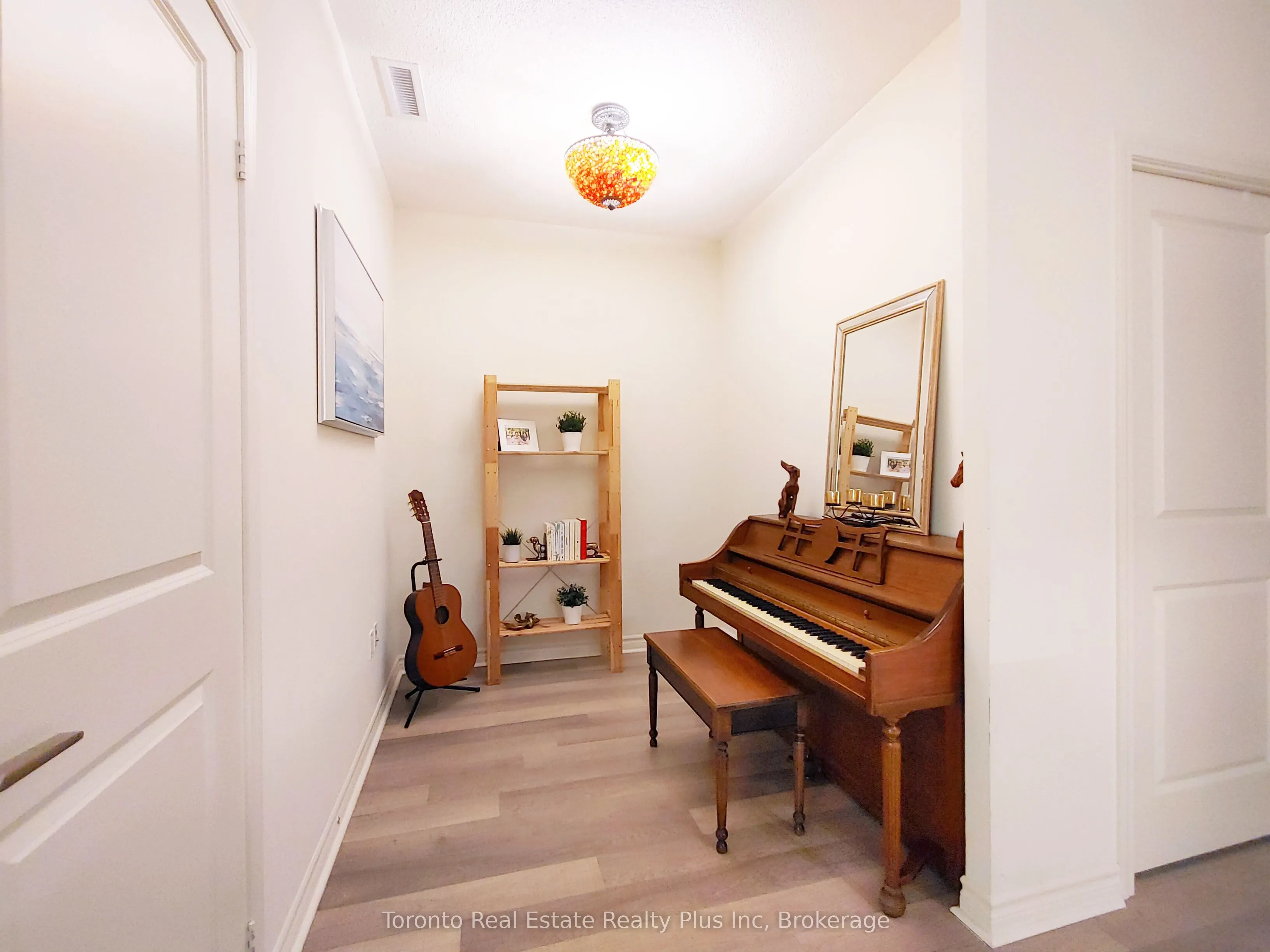 39 Annie Craig Drive, #403