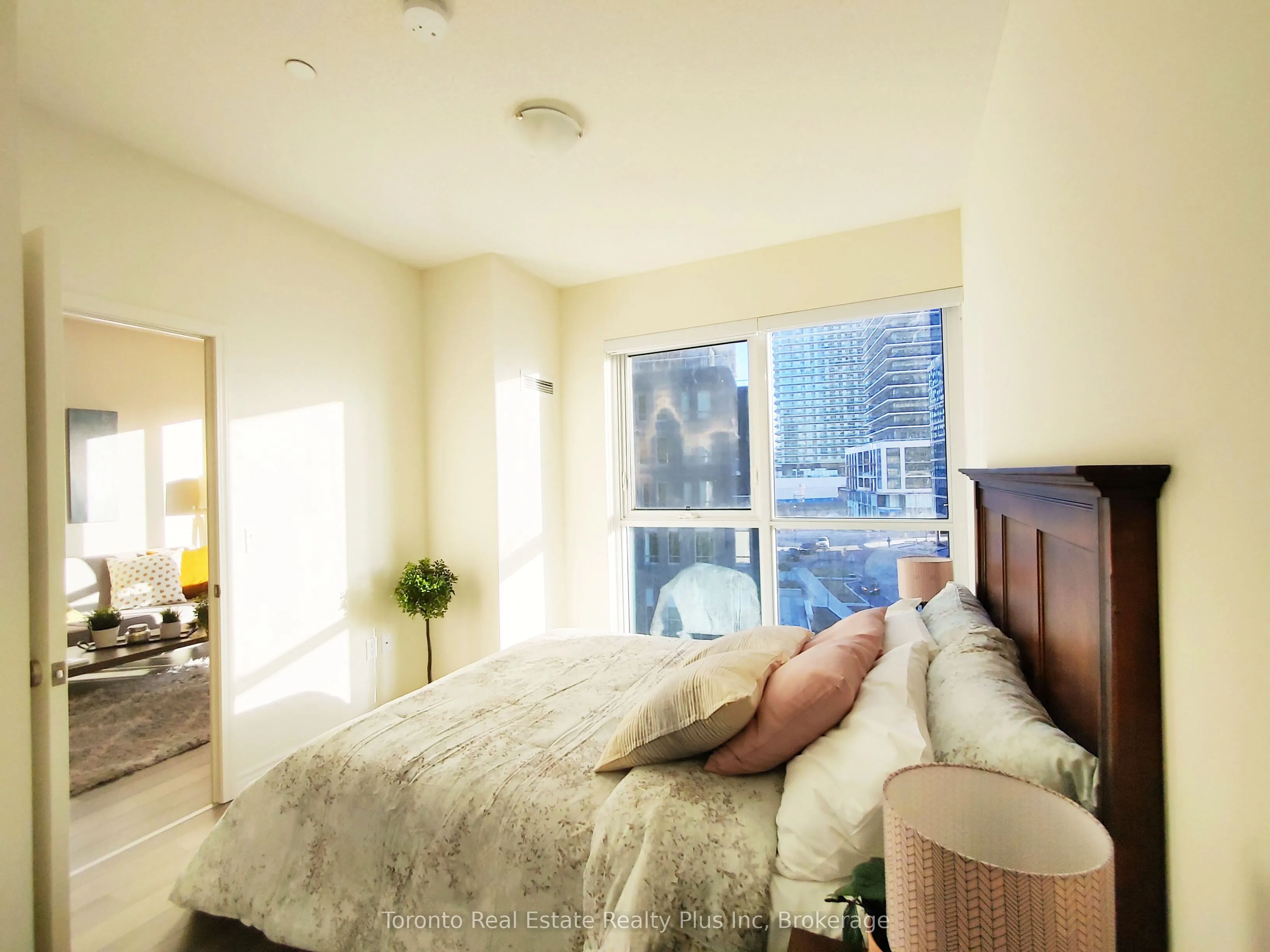 39 Annie Craig Drive, #403