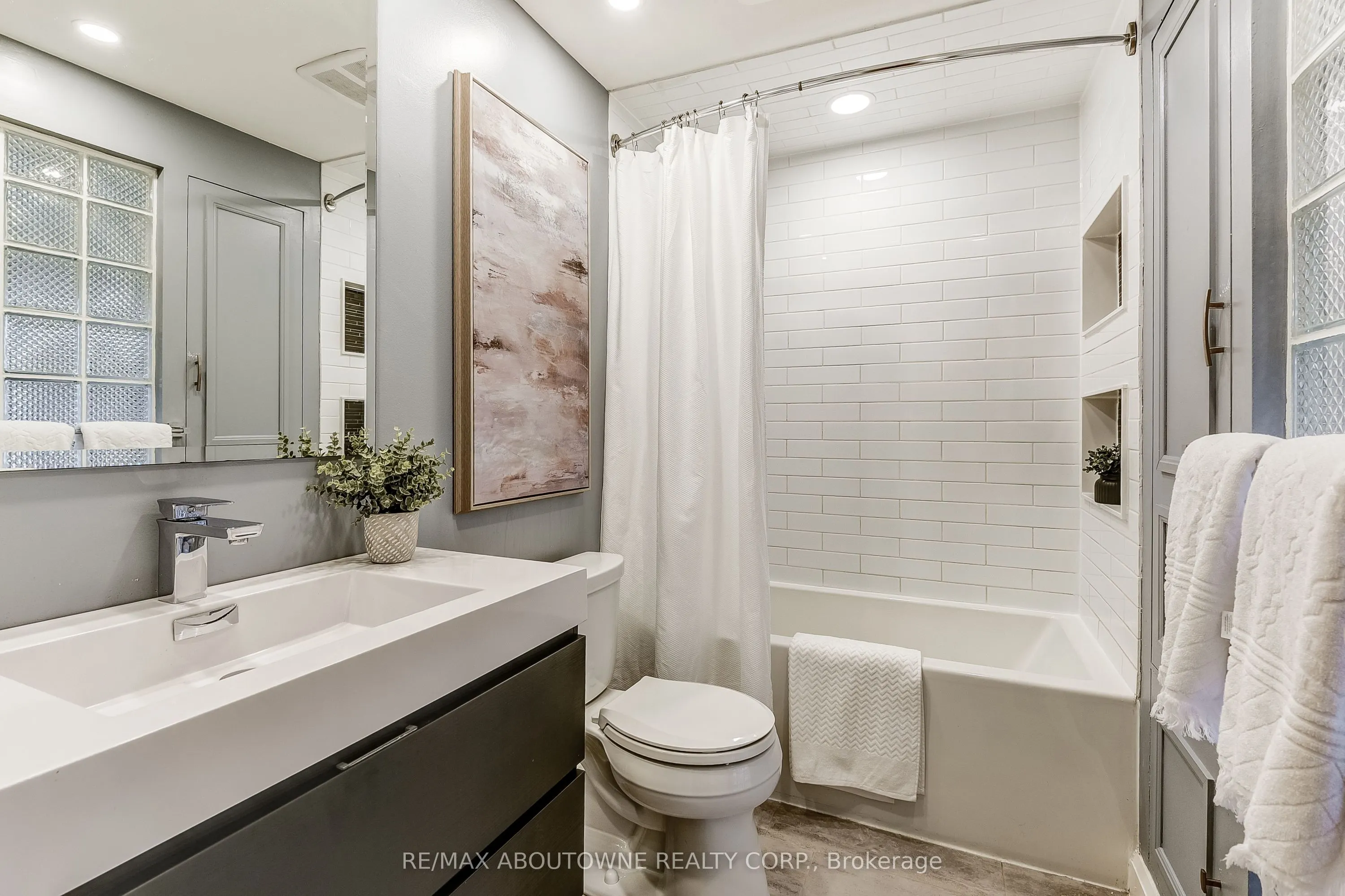 2 Bradbrook Road, #6