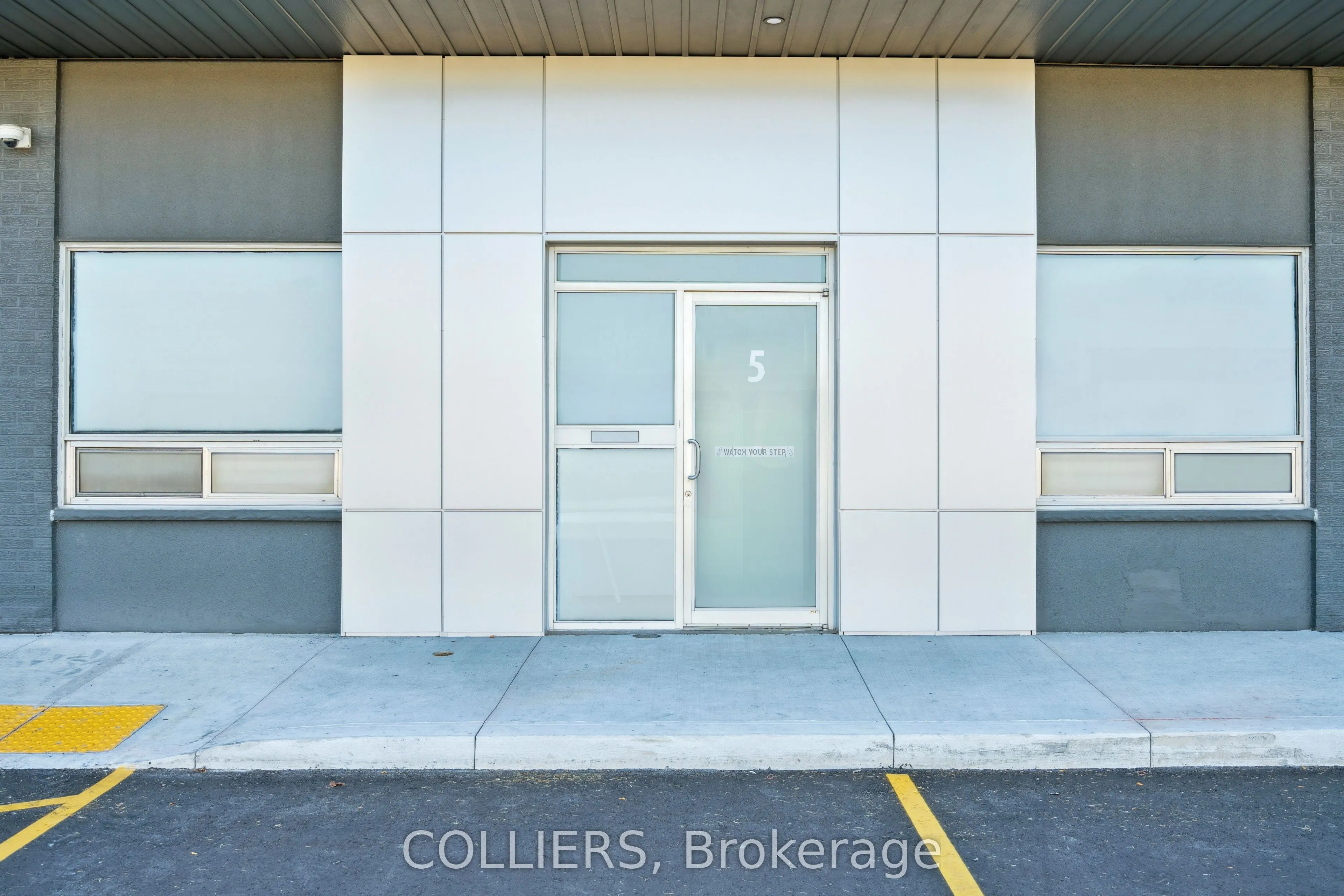 1200 Aimco Boulevard, #5