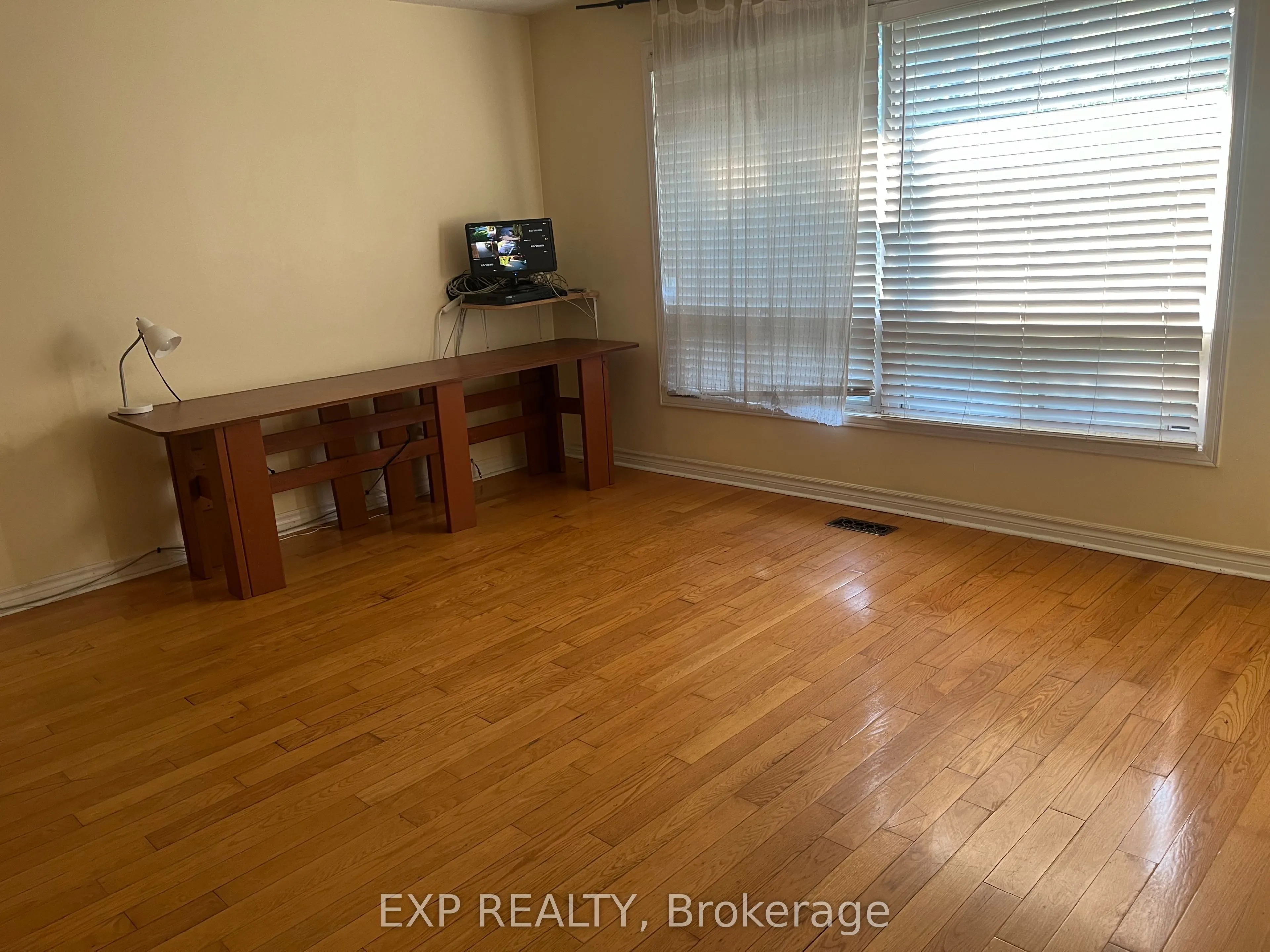 3215 Parkerhill Road