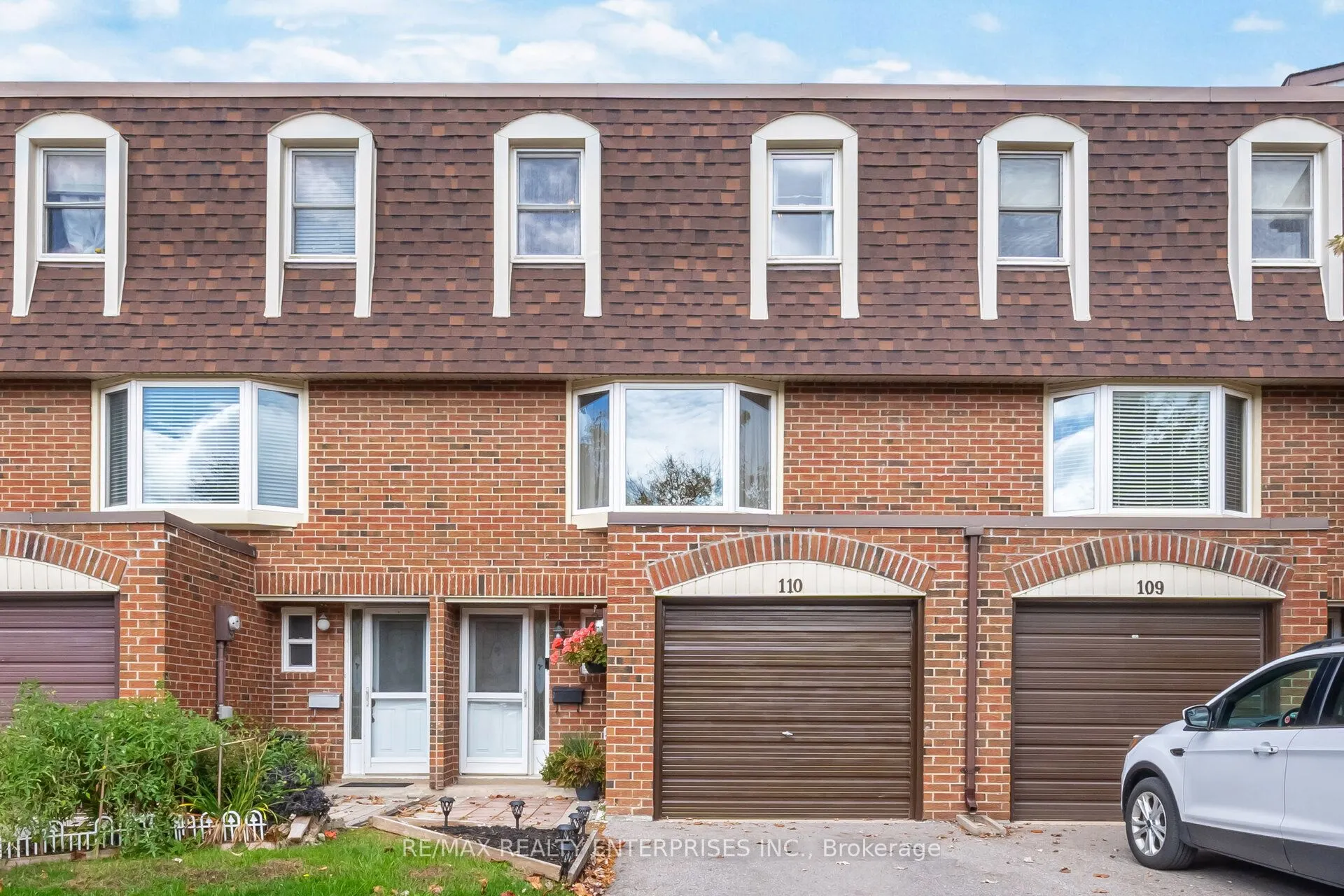 371 Bronte Street S, #110