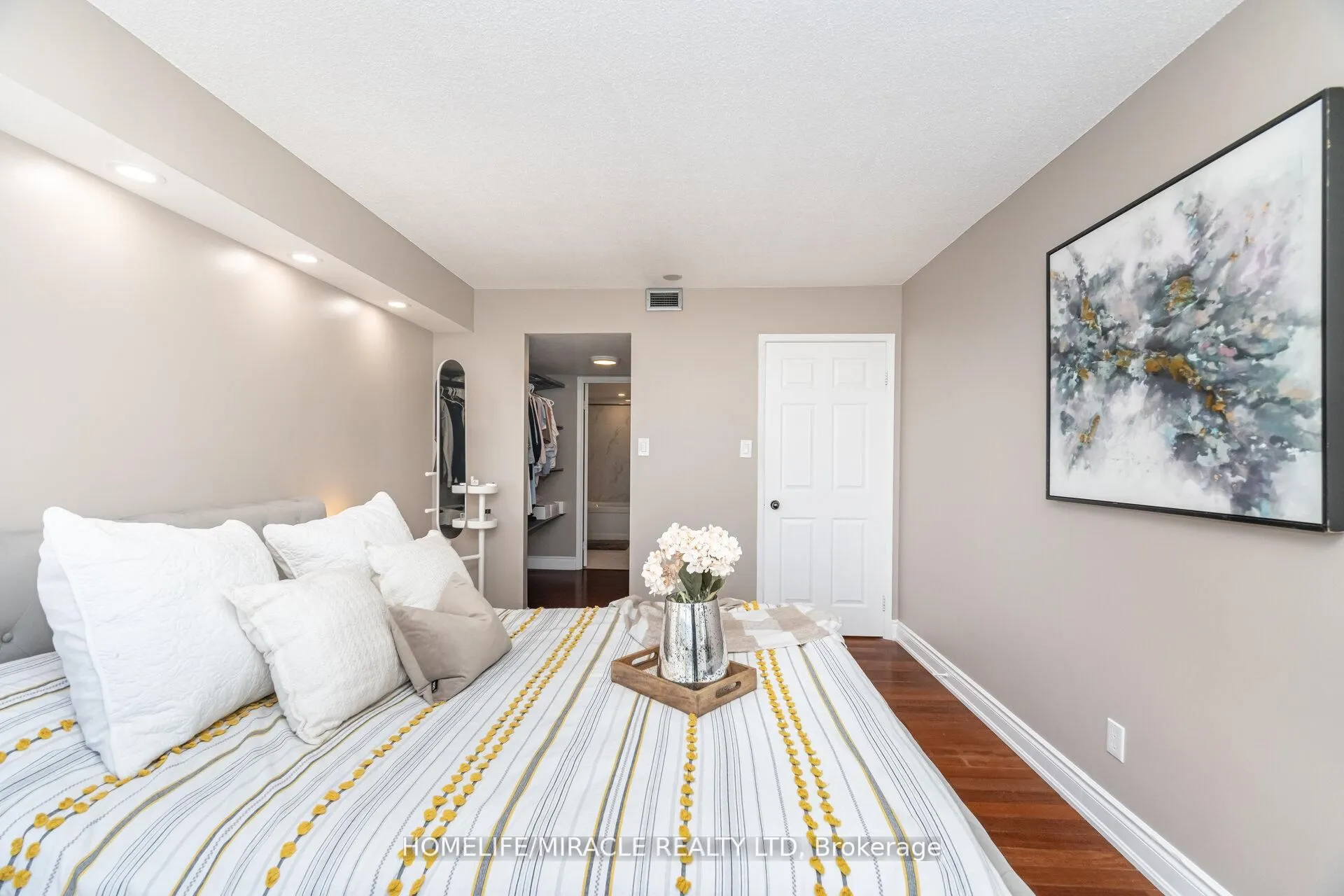 50 Eglinton Ave W, #1701