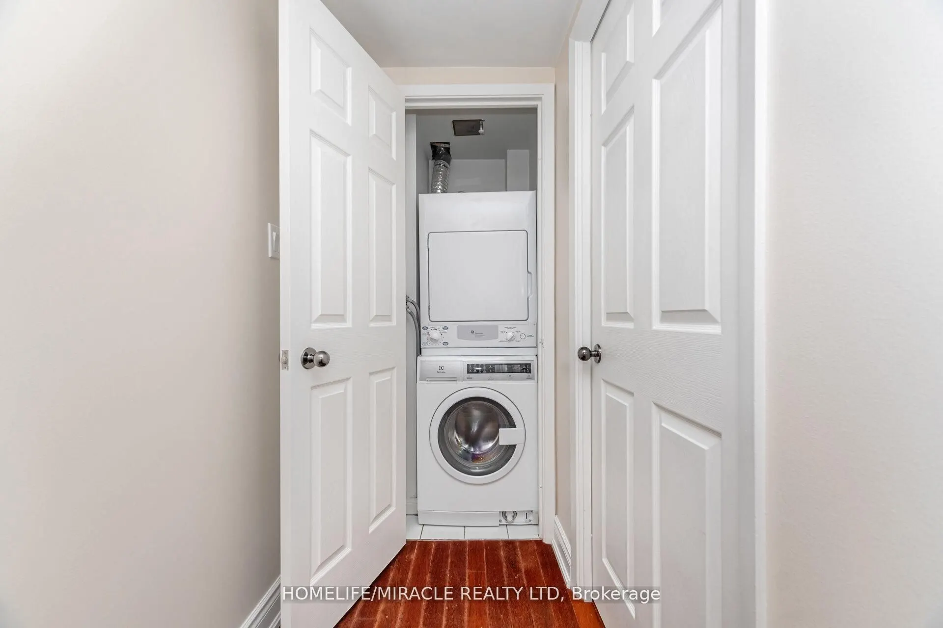 50 Eglinton Ave W, #1701