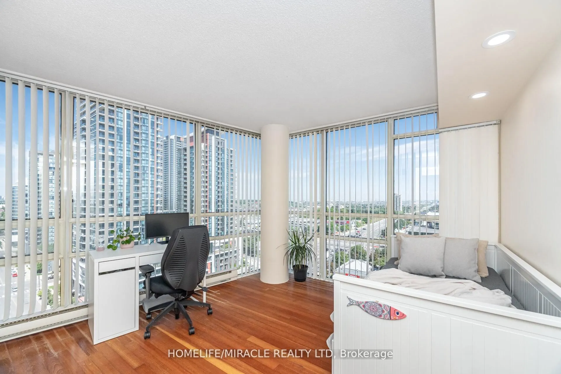 50 Eglinton Ave W, #1701