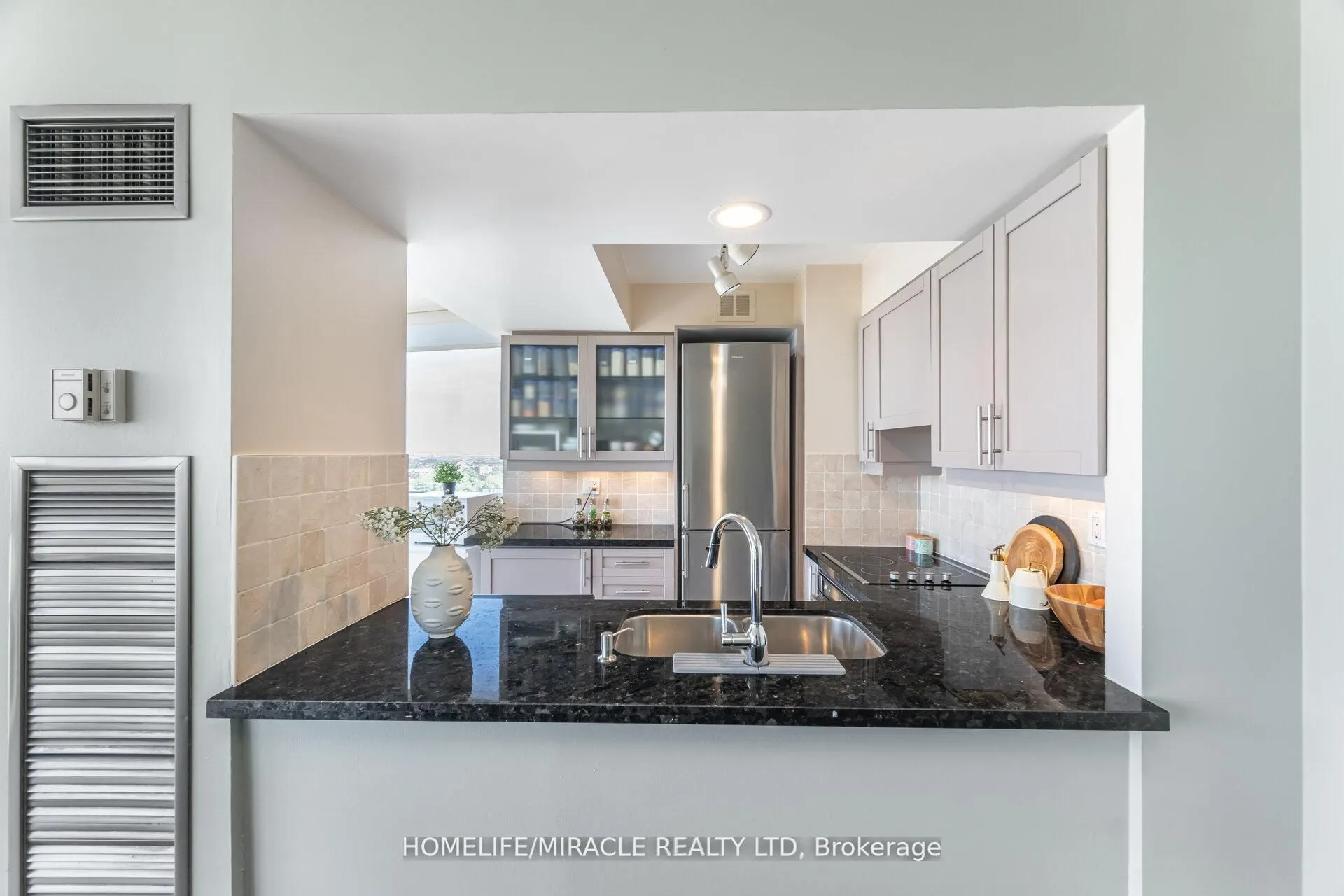 50 Eglinton Ave W, #1701