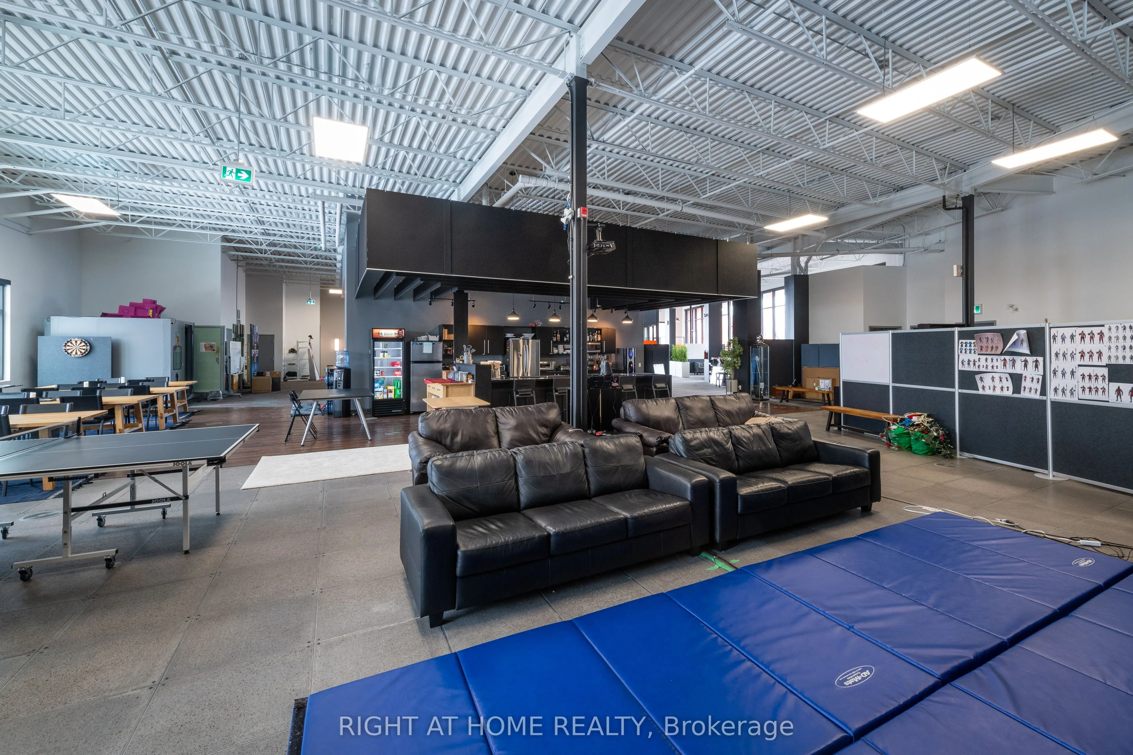 772 Dovercourt Road, #2nd floor