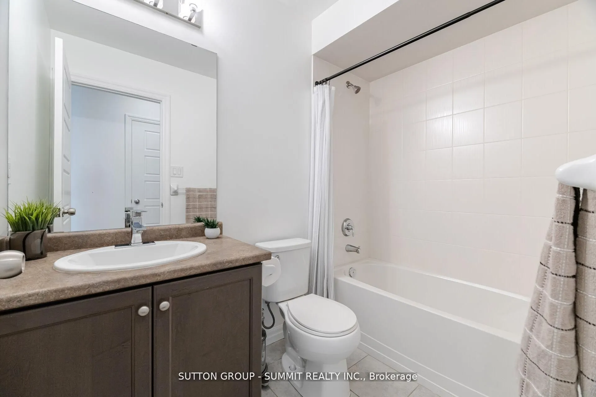 70 Plains Road W, #12