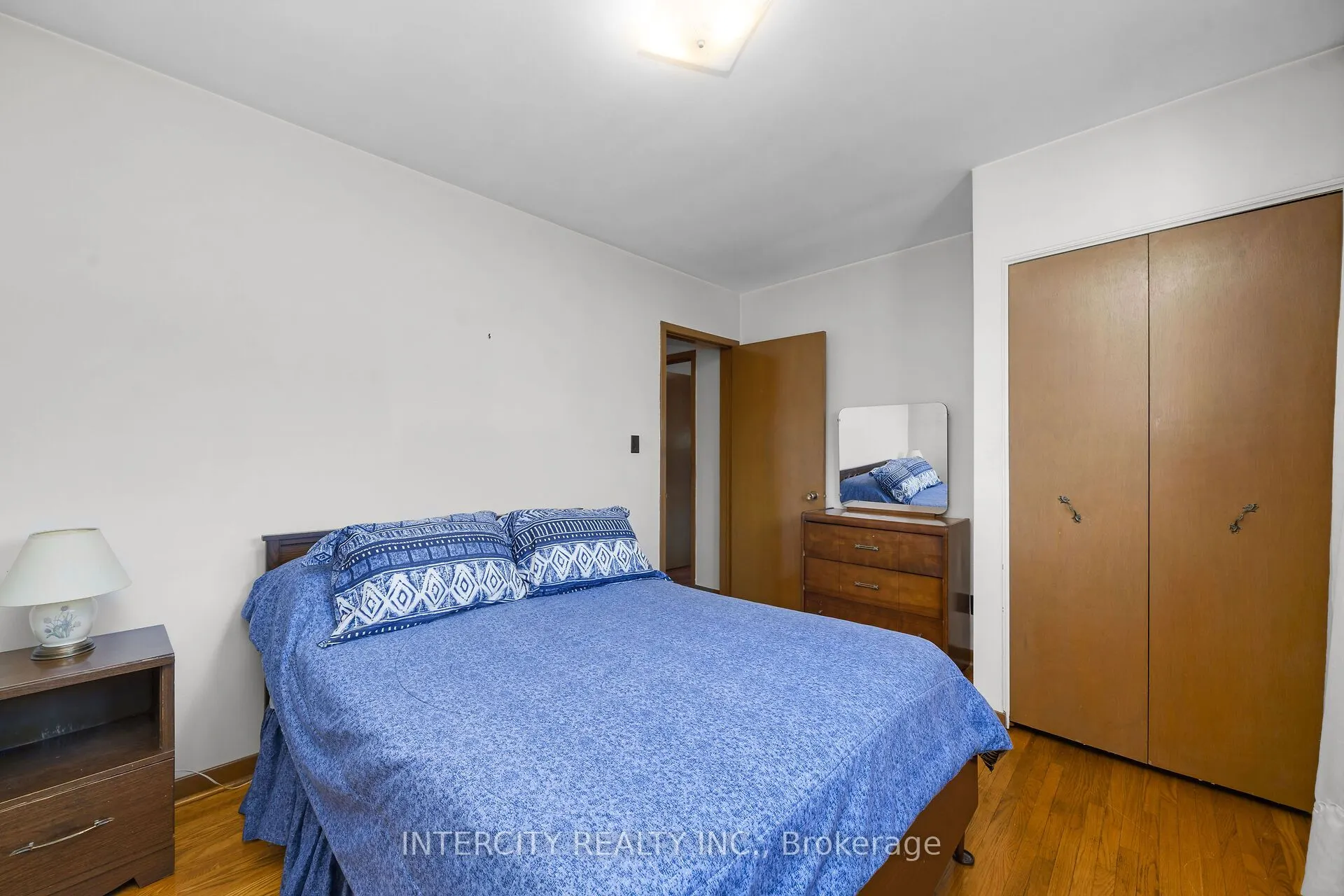 16 Seacliff Boulevard