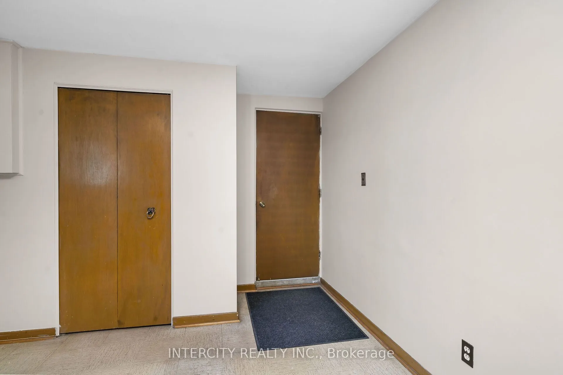 16 Seacliff Boulevard