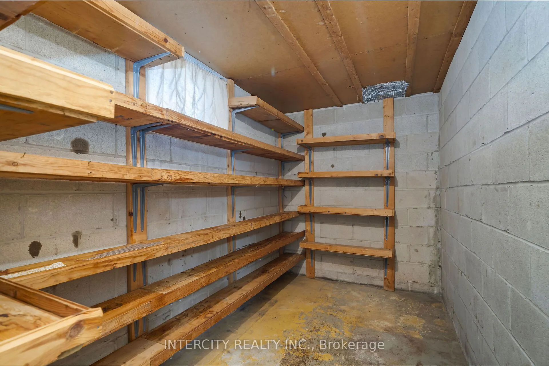 16 Seacliff Boulevard