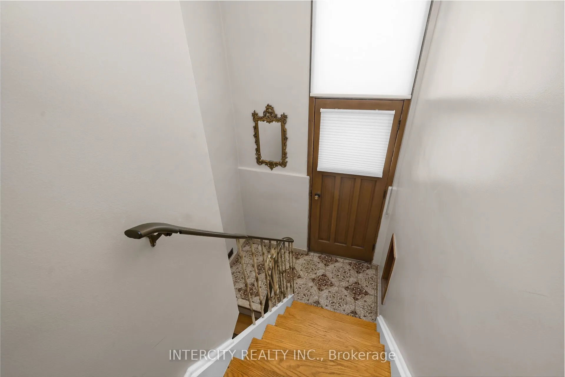 16 Seacliff Boulevard