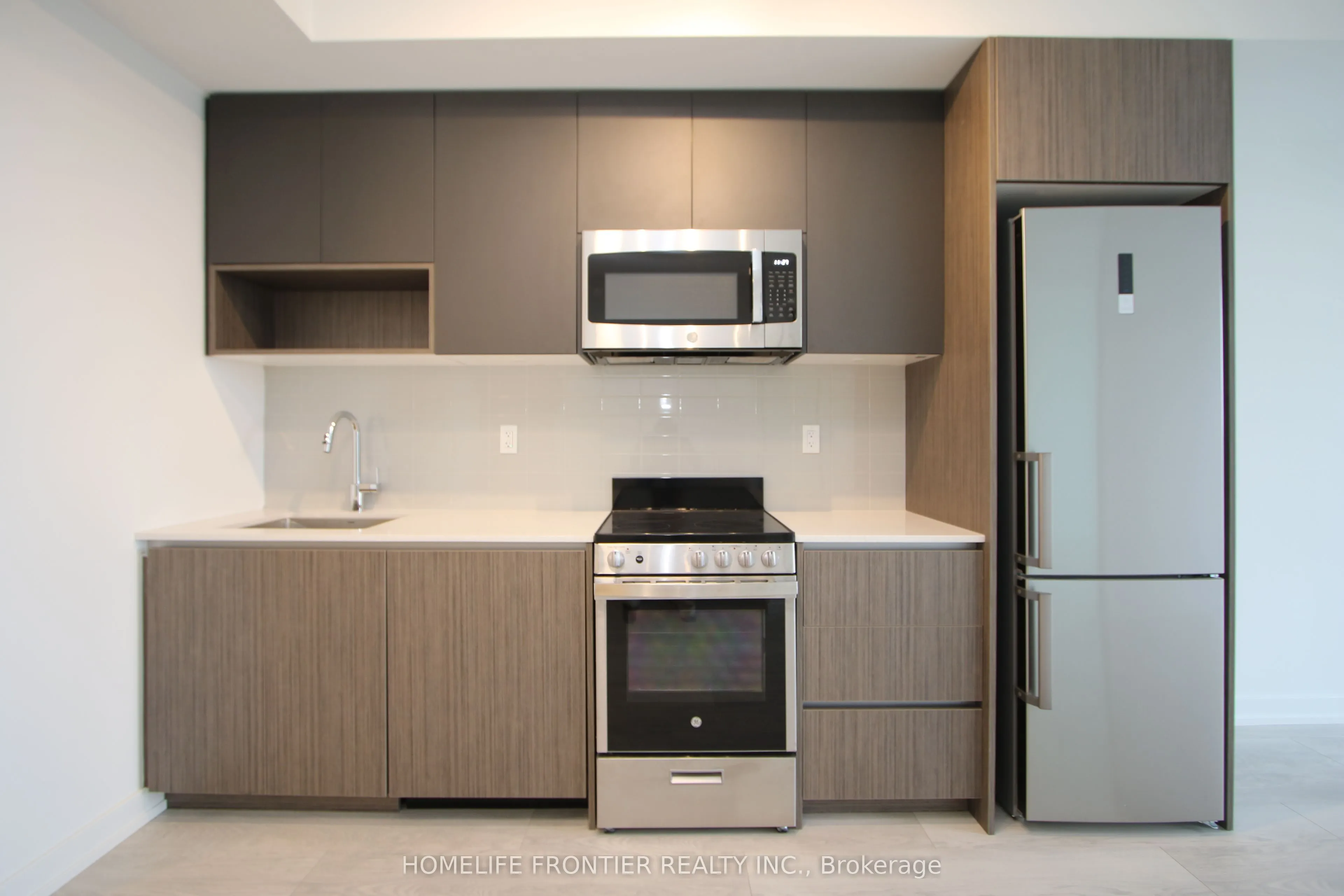 801 The Queens Way, #417