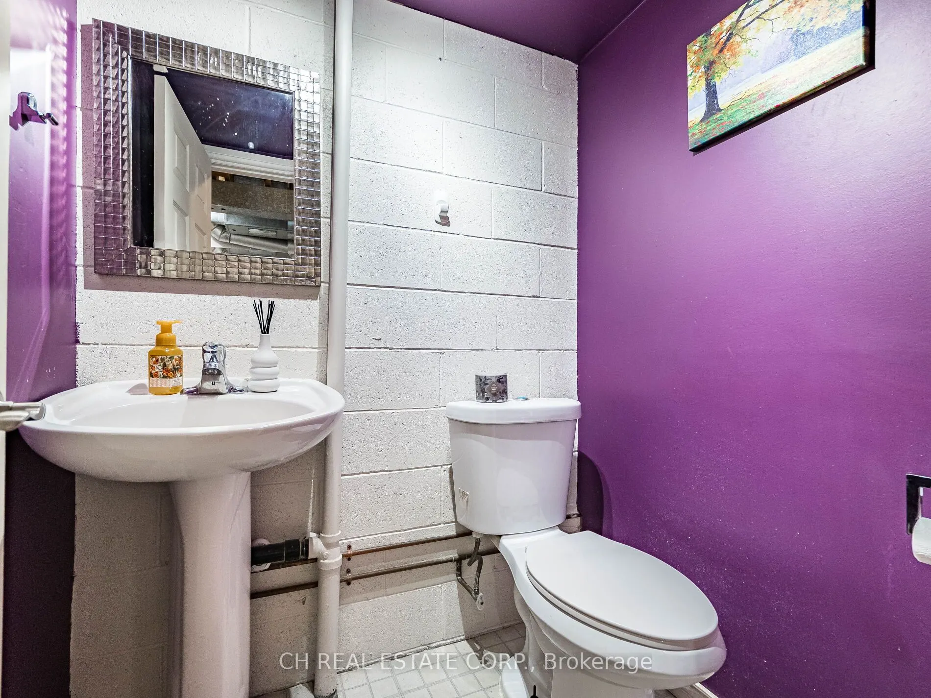 895 Maple Avenue, #215