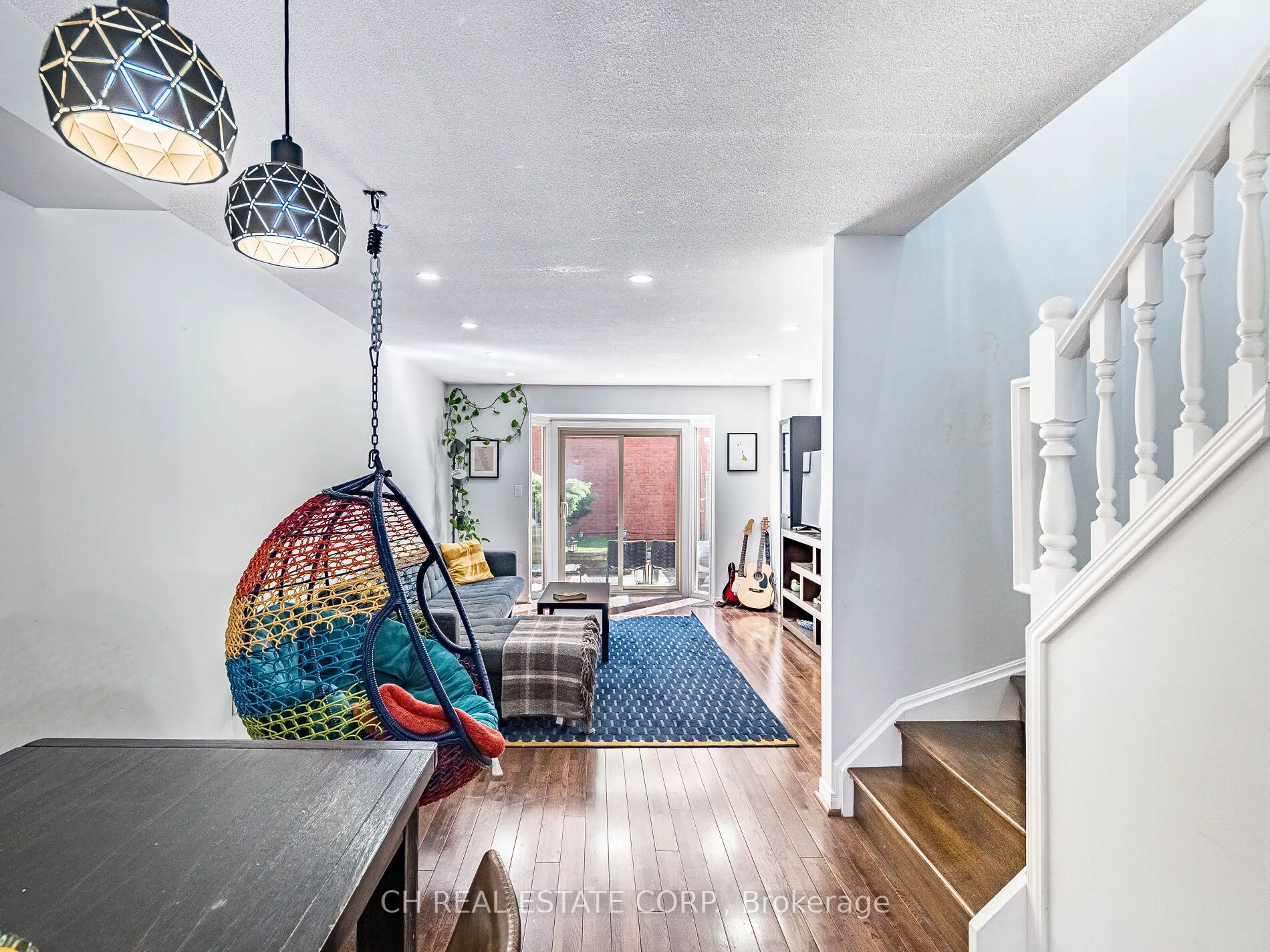 895 Maple Avenue, #215