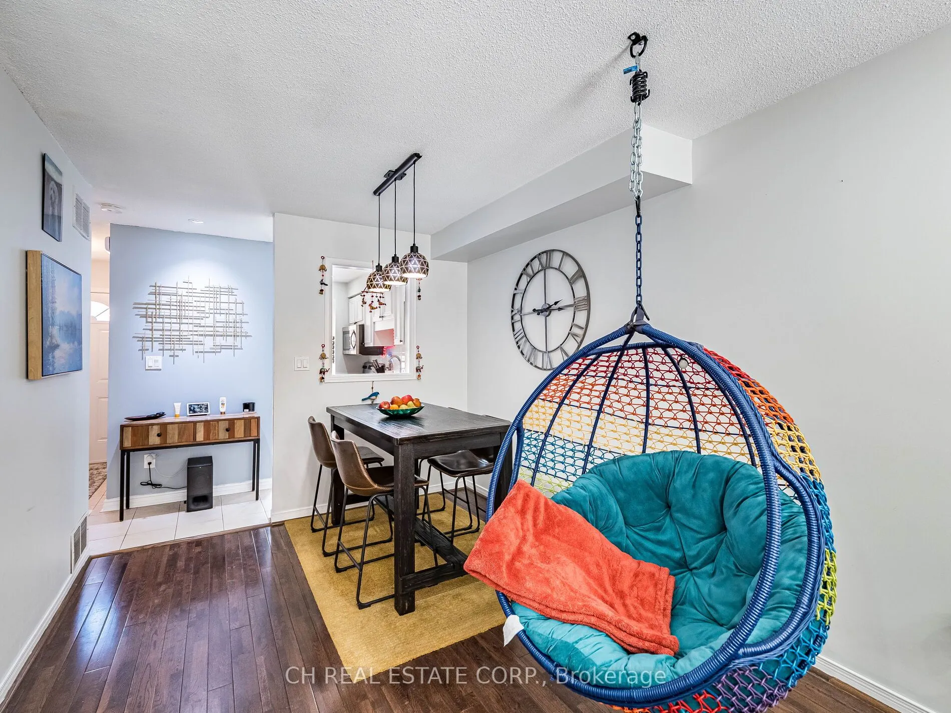 895 Maple Avenue, #215