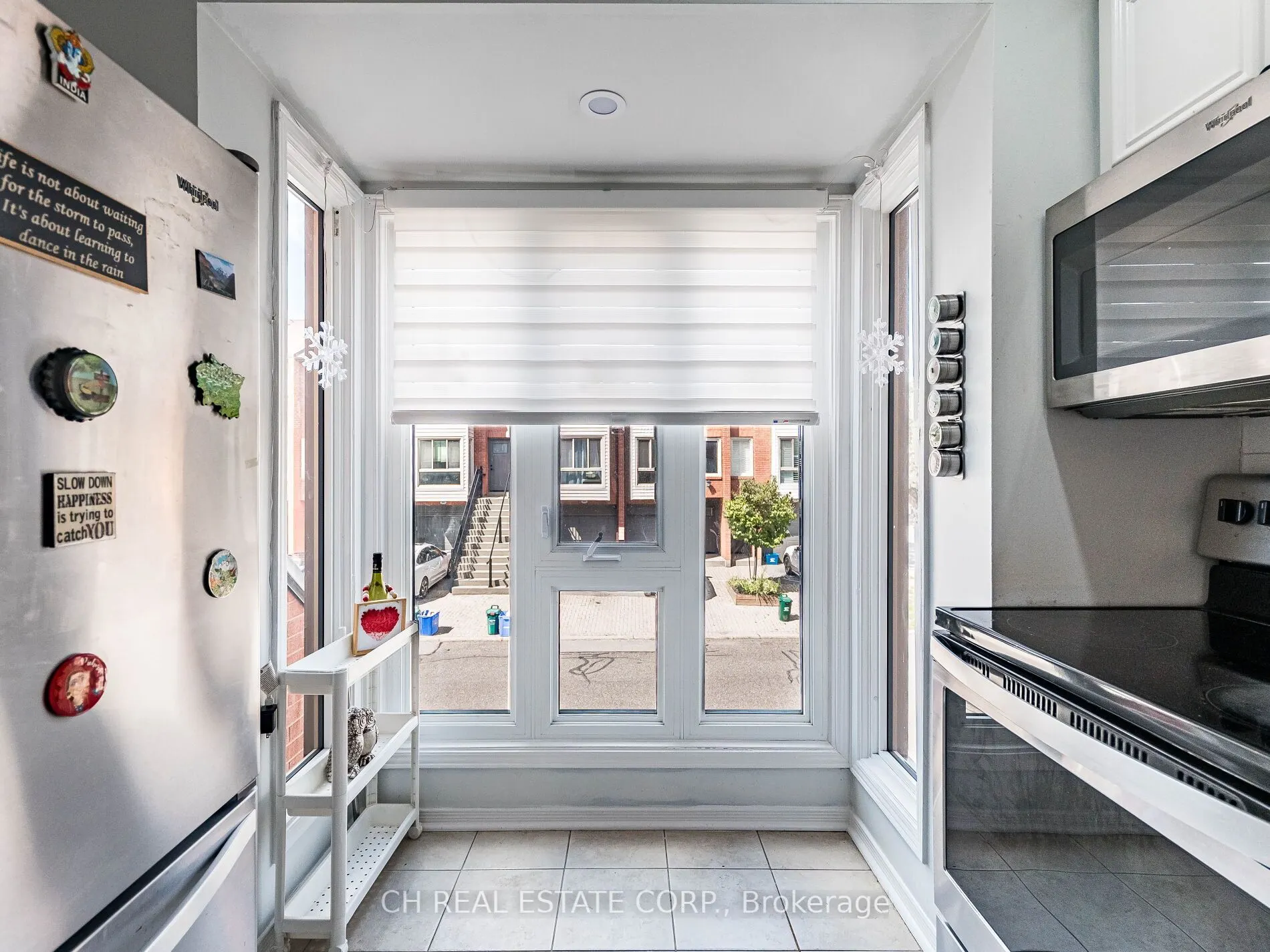 895 Maple Avenue, #215