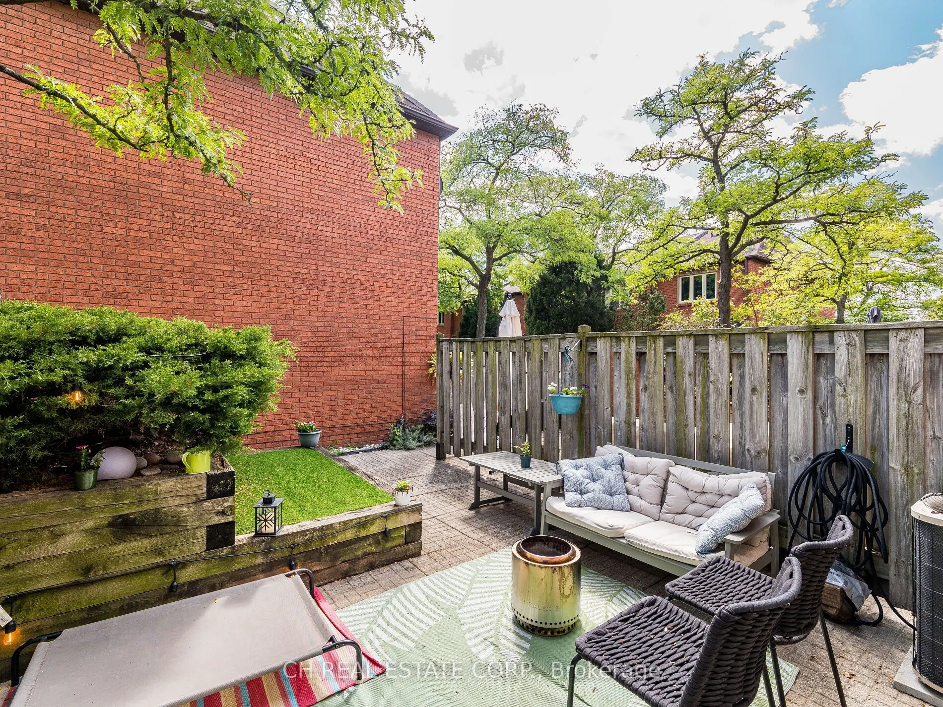 895 Maple Avenue, #215