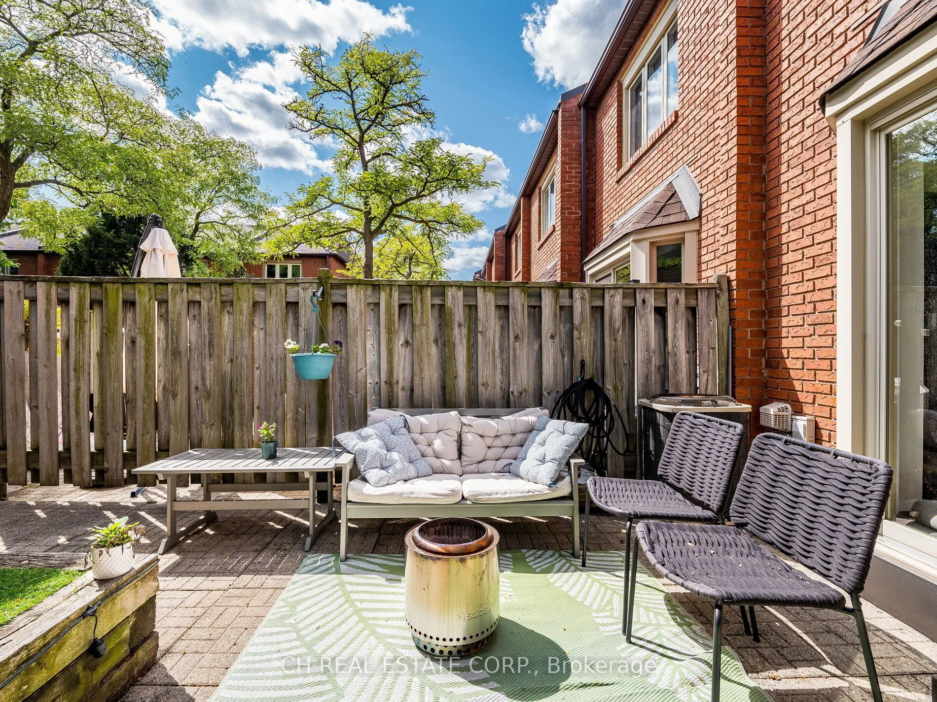 895 Maple Avenue, #215