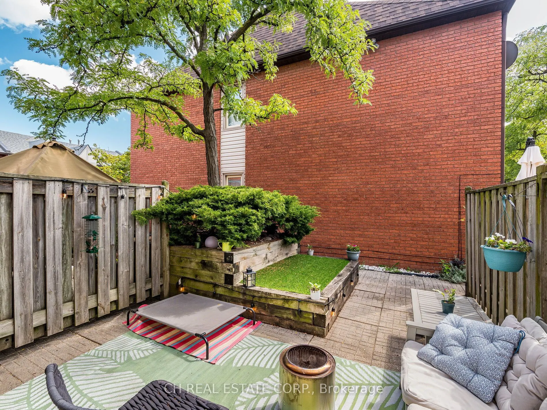 895 Maple Avenue, #215