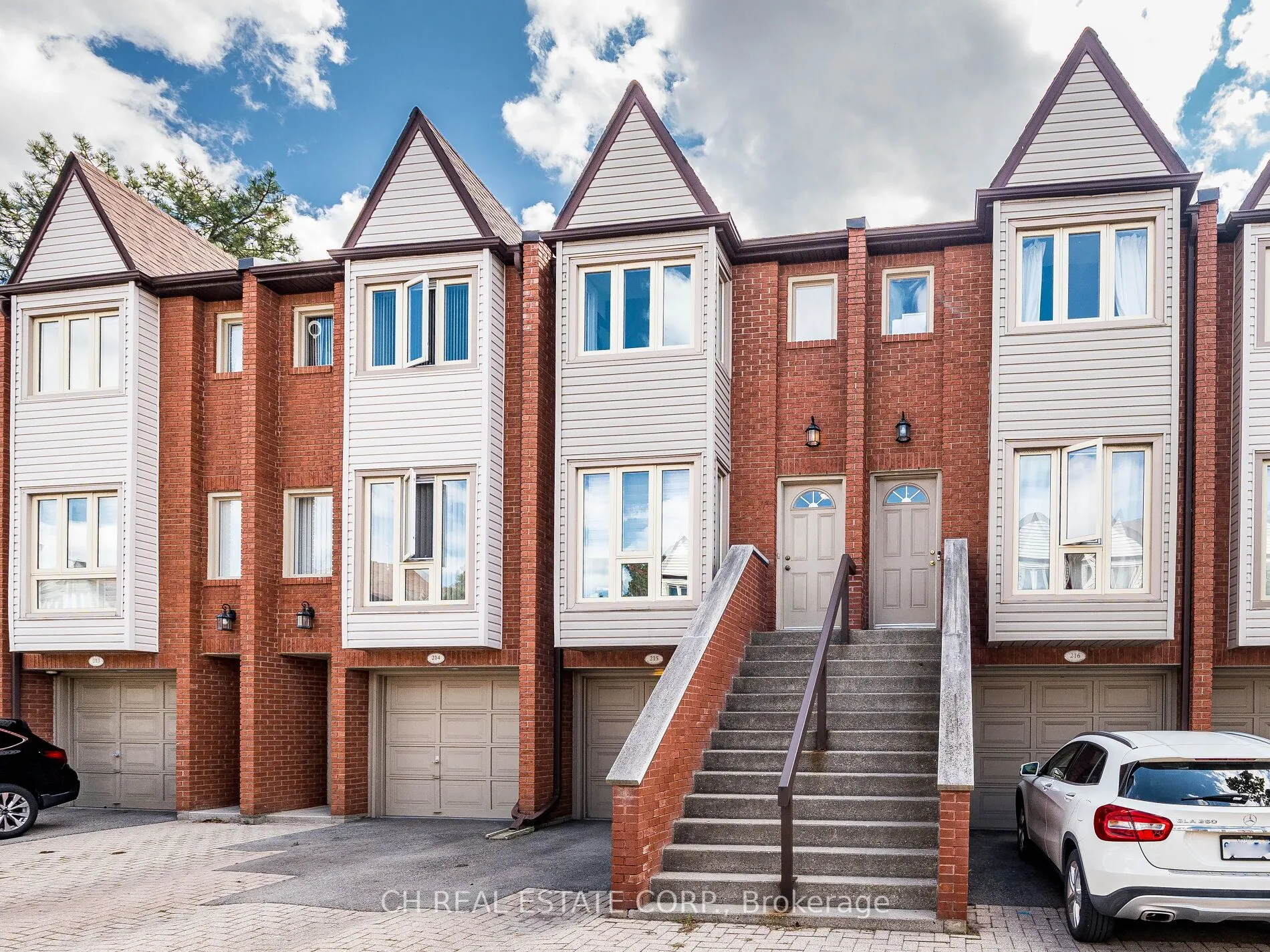 895 Maple Avenue, #215