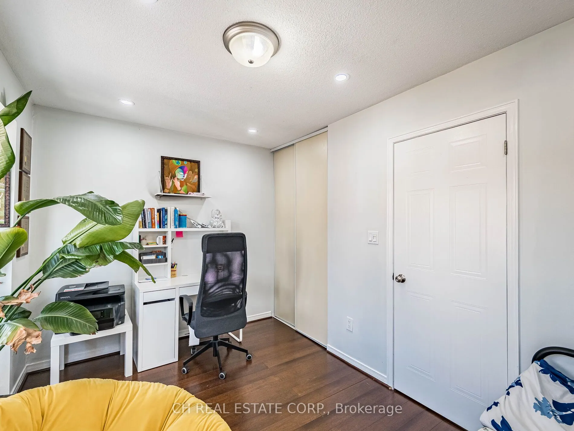 895 Maple Avenue, #215