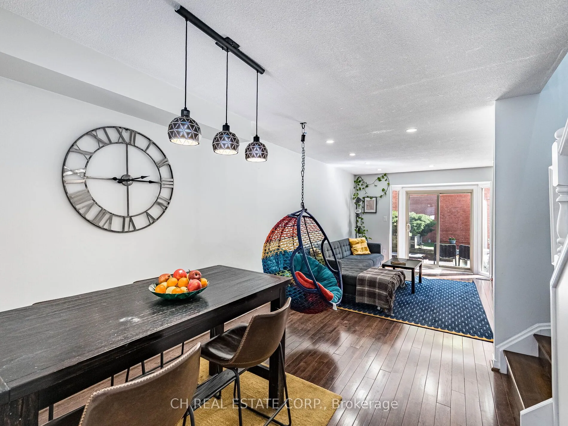 895 Maple Avenue, #215