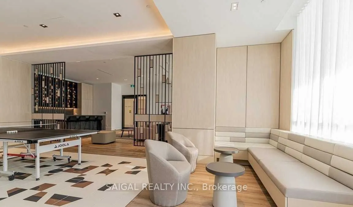 5249 Dundas Street W, #4009