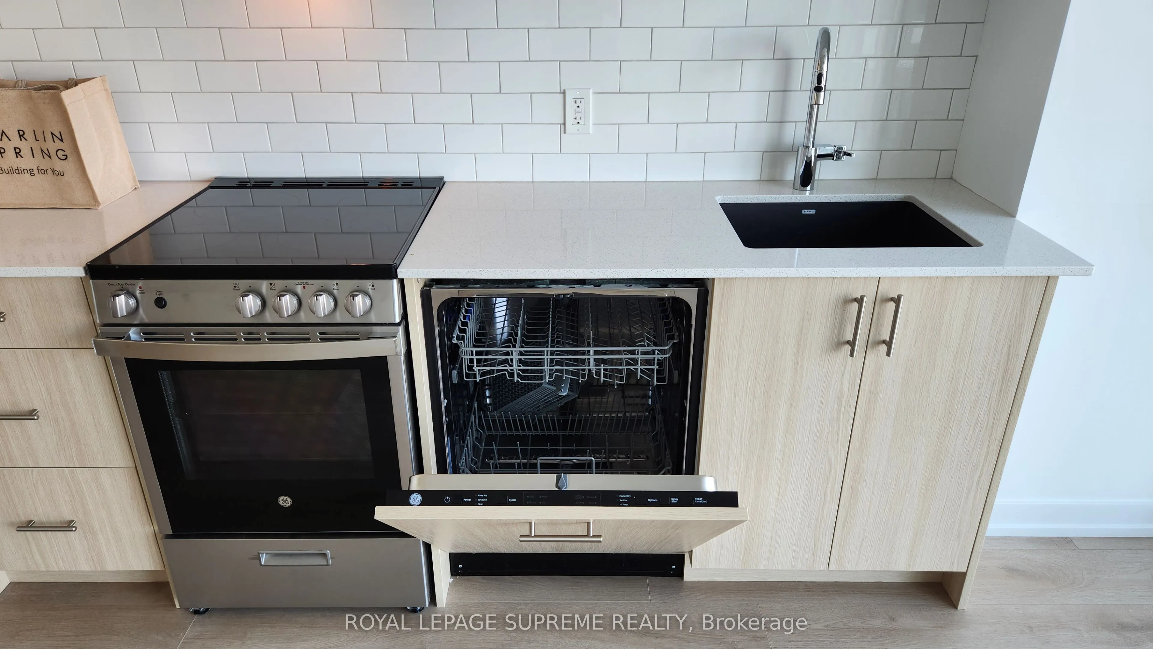 1195 The Queensway Avenue, #419