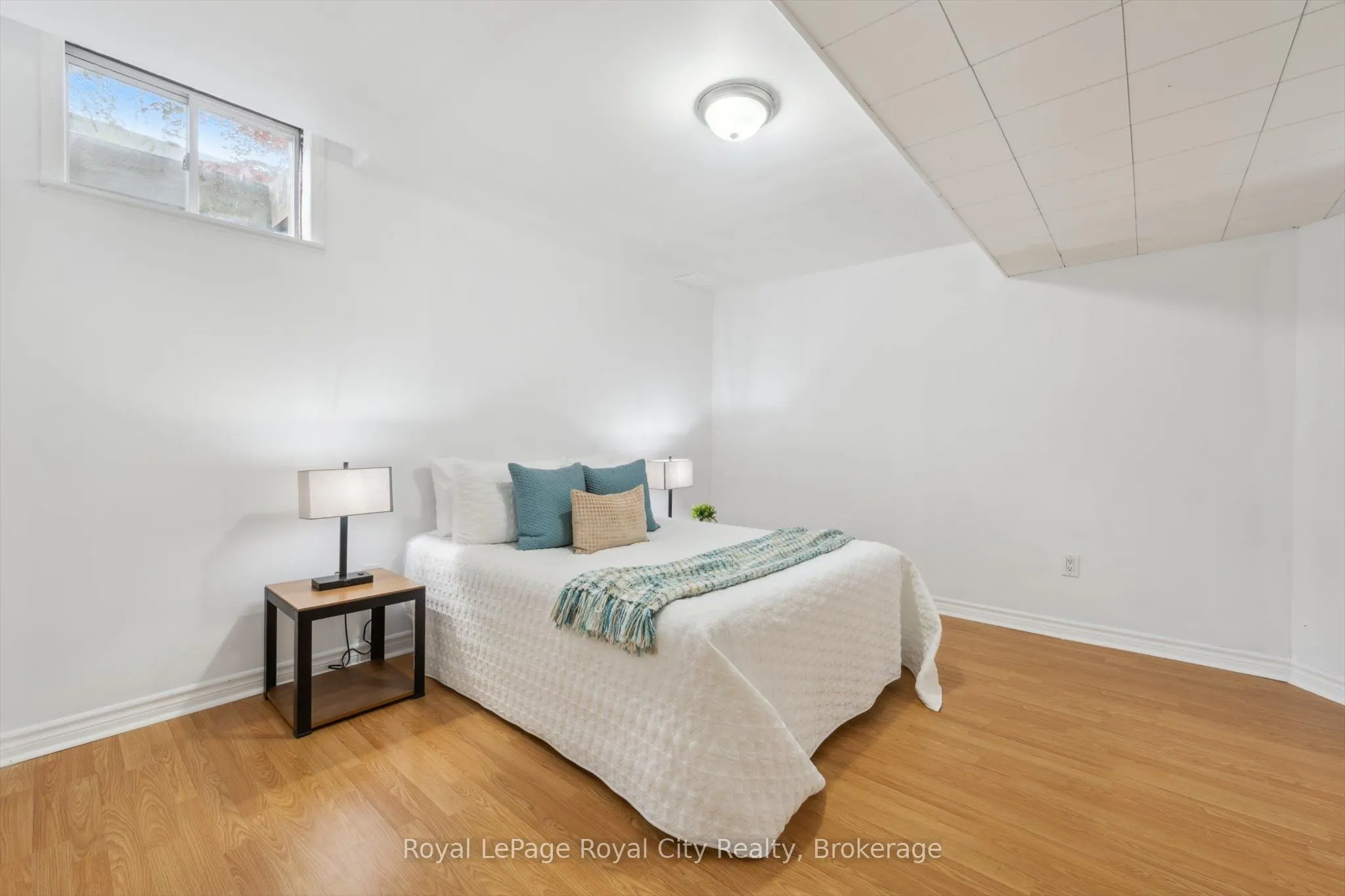 1617 Gowling Terrace