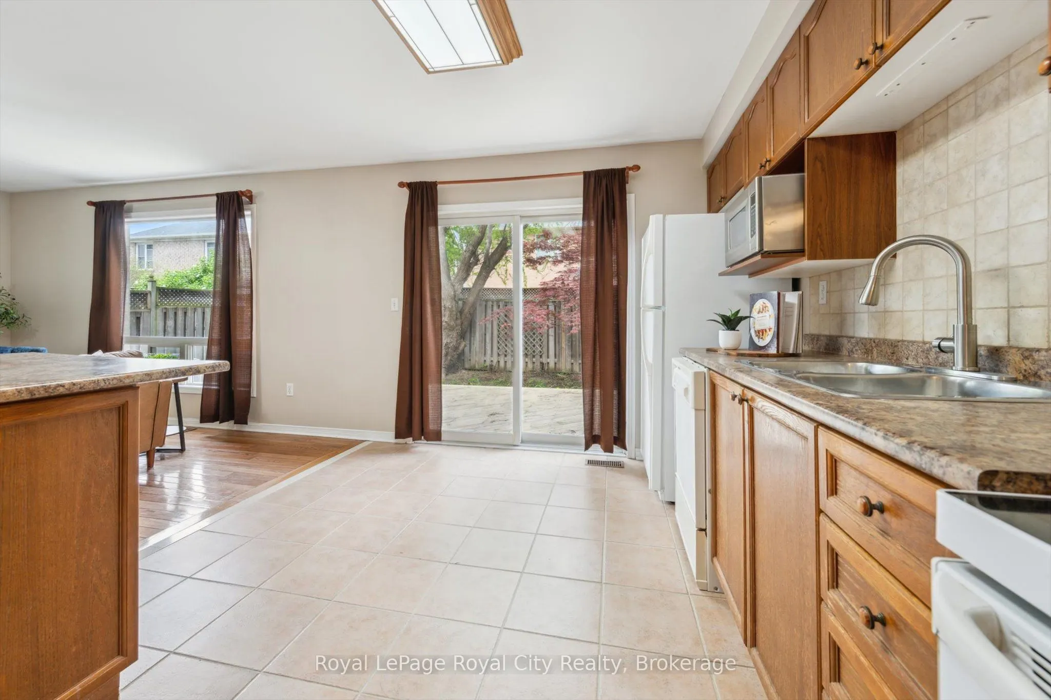 1617 Gowling Terrace