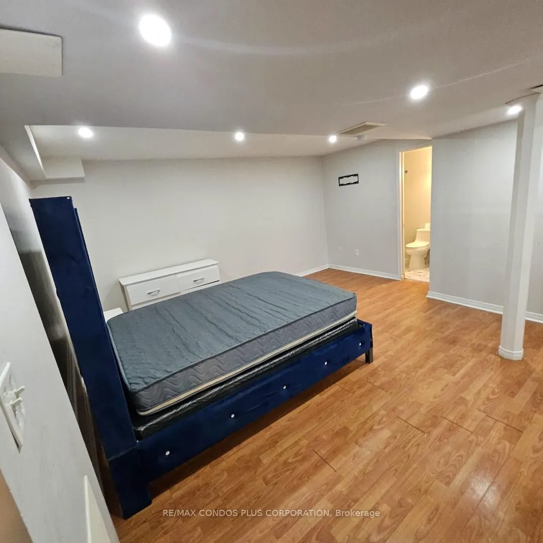 60 Twin Pines Crescent