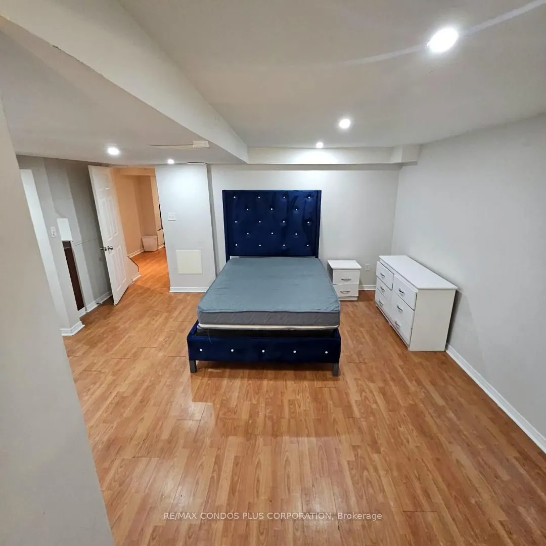 60 Twin Pines Crescent