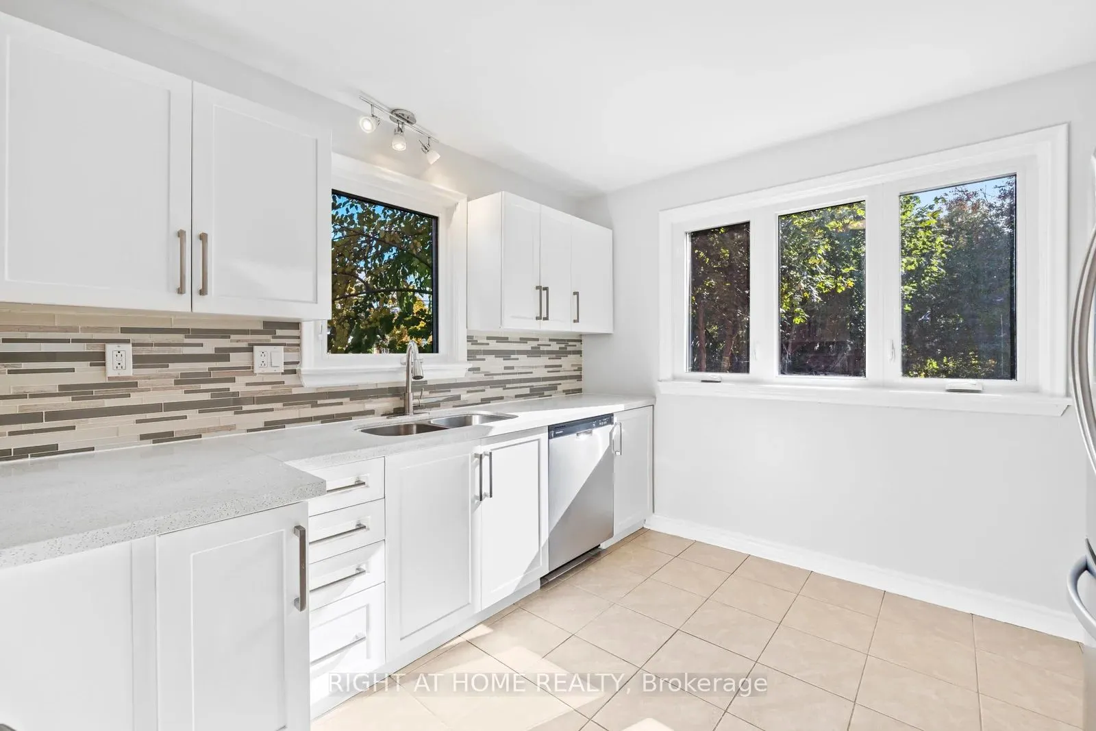 7 WESTHUMBER Boulevard, #7A