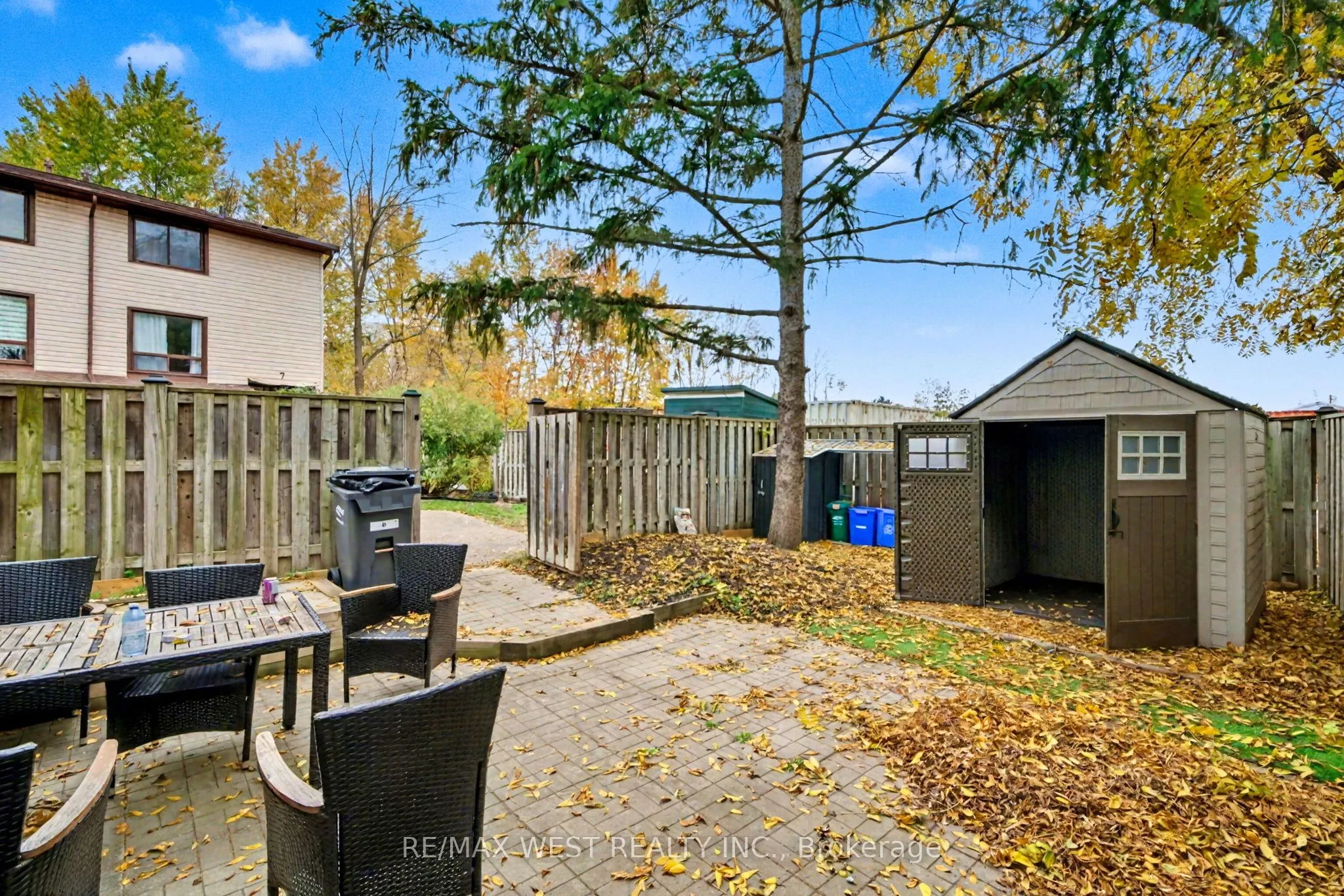 64 Bronte Street S, #8