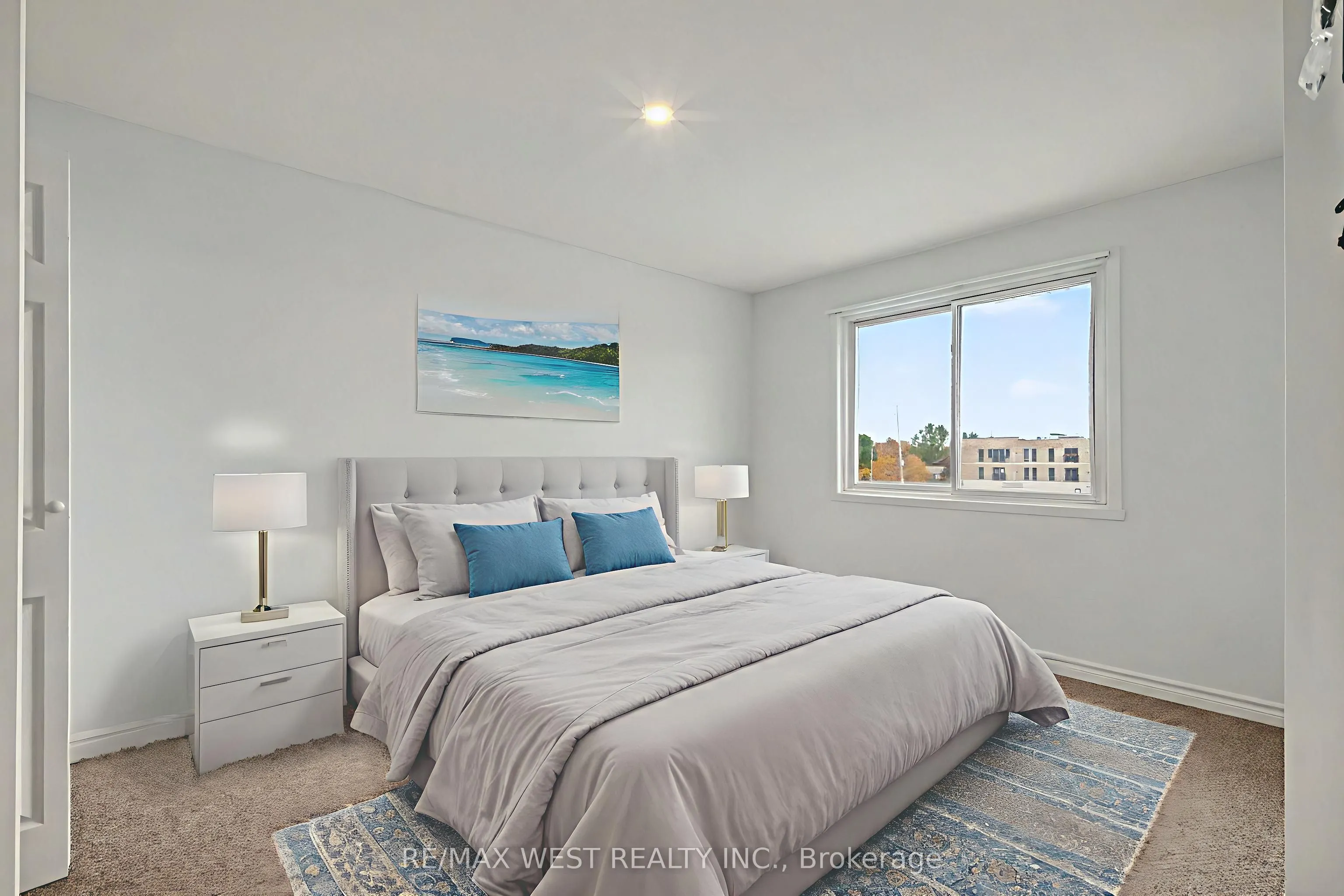 64 Bronte Street S, #8